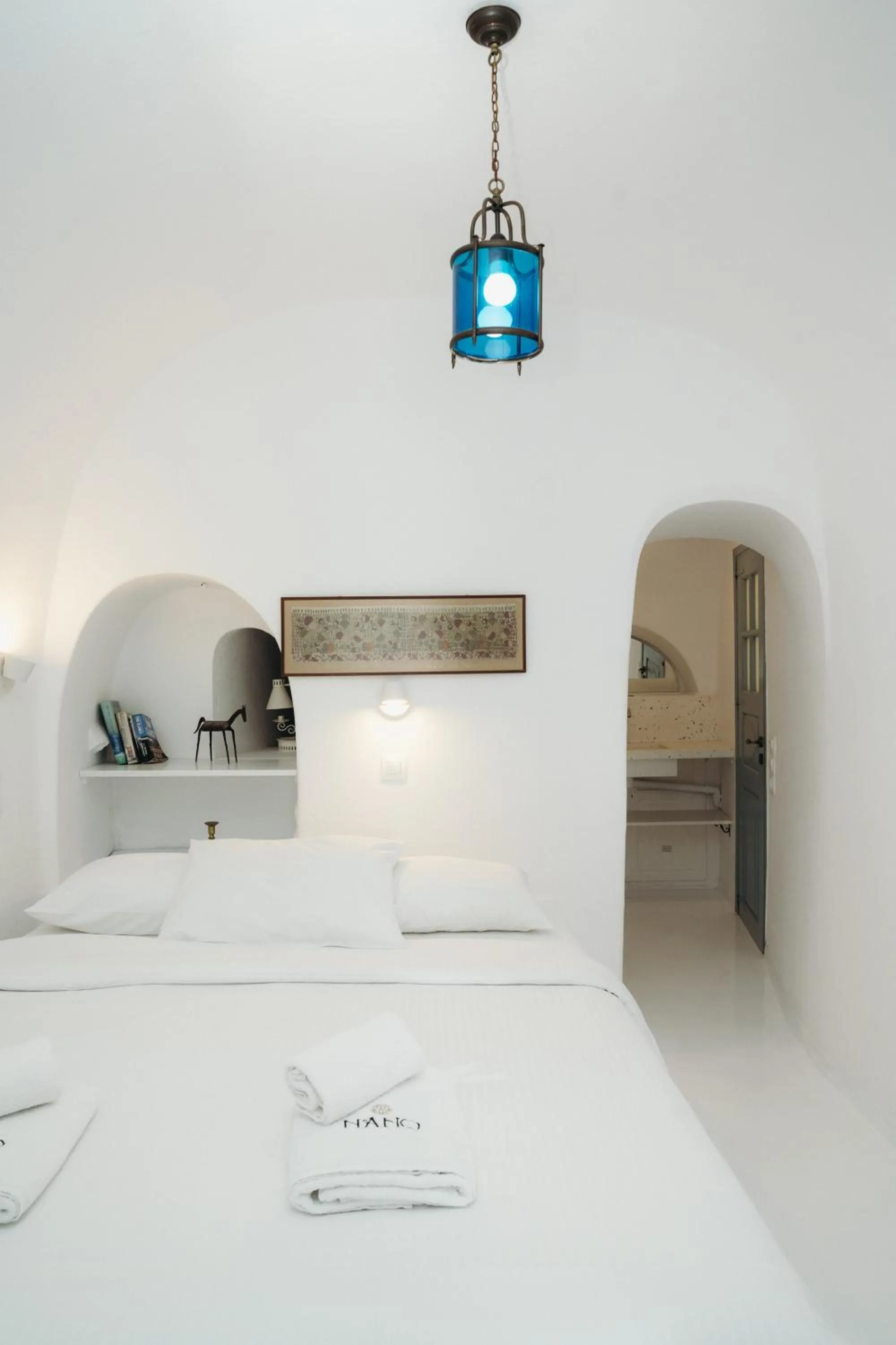 Bedroom, Bed in Nano Oia Villas