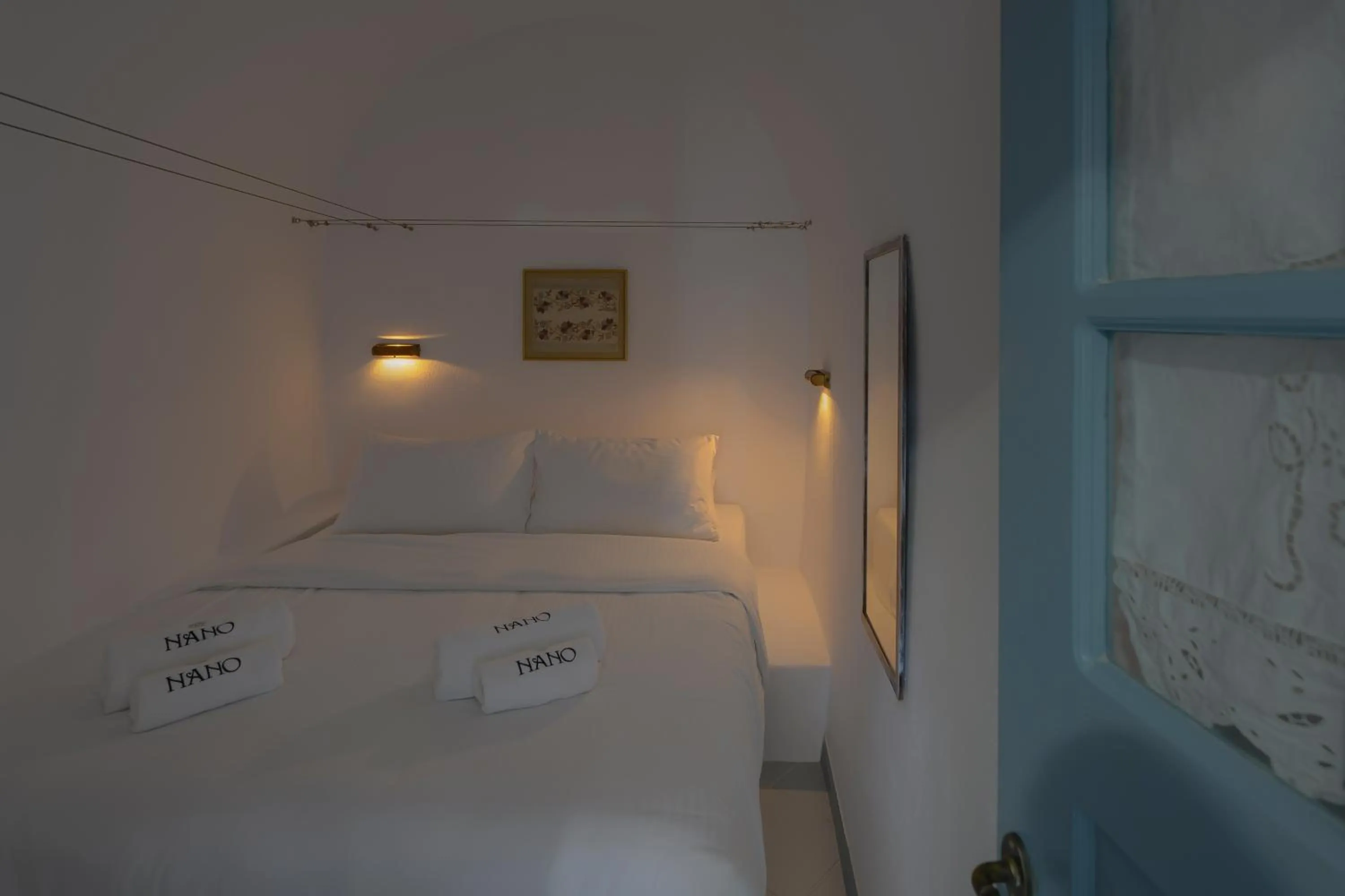 Bed in Nano Oia Villas