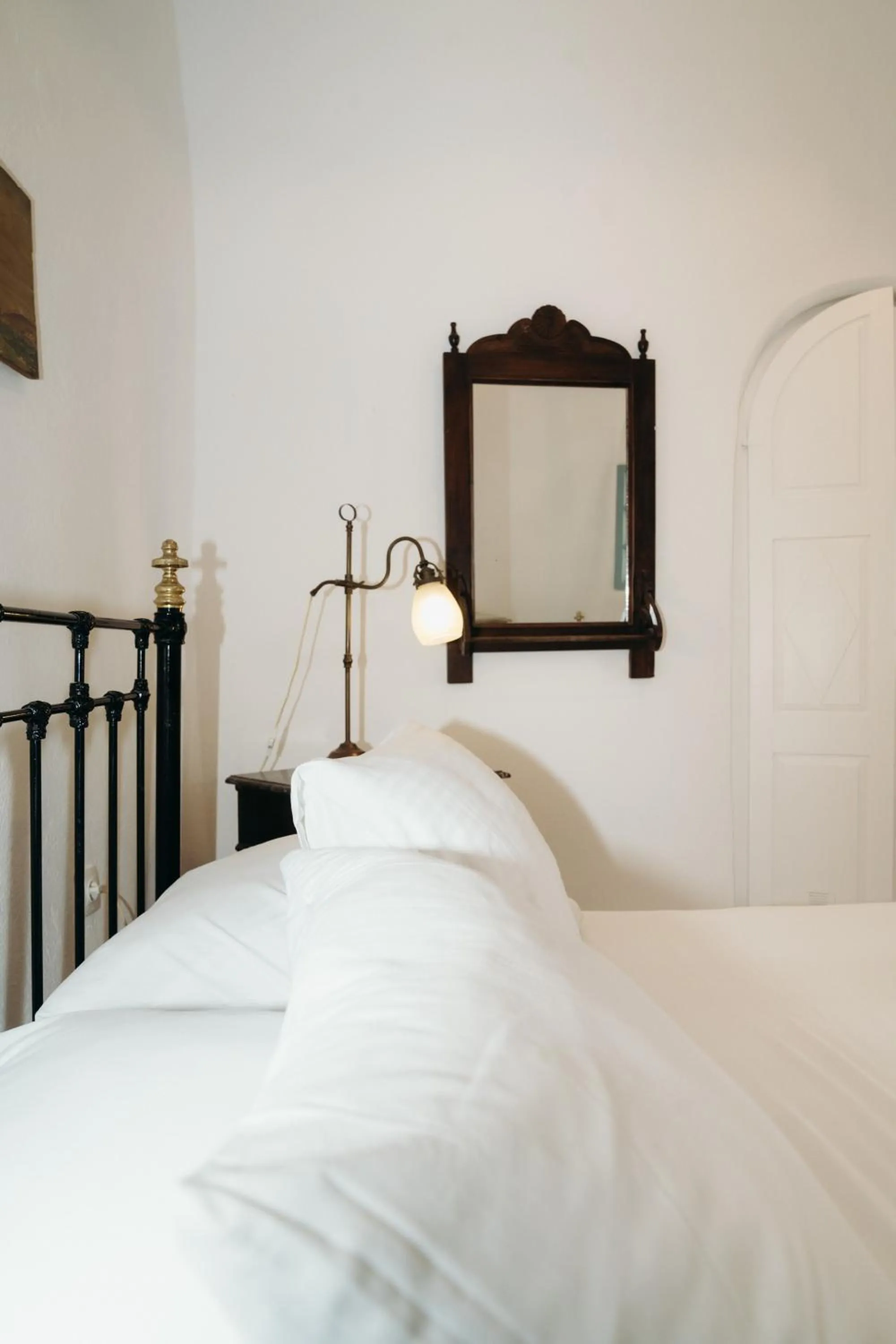 Bed in Nano Oia Villas