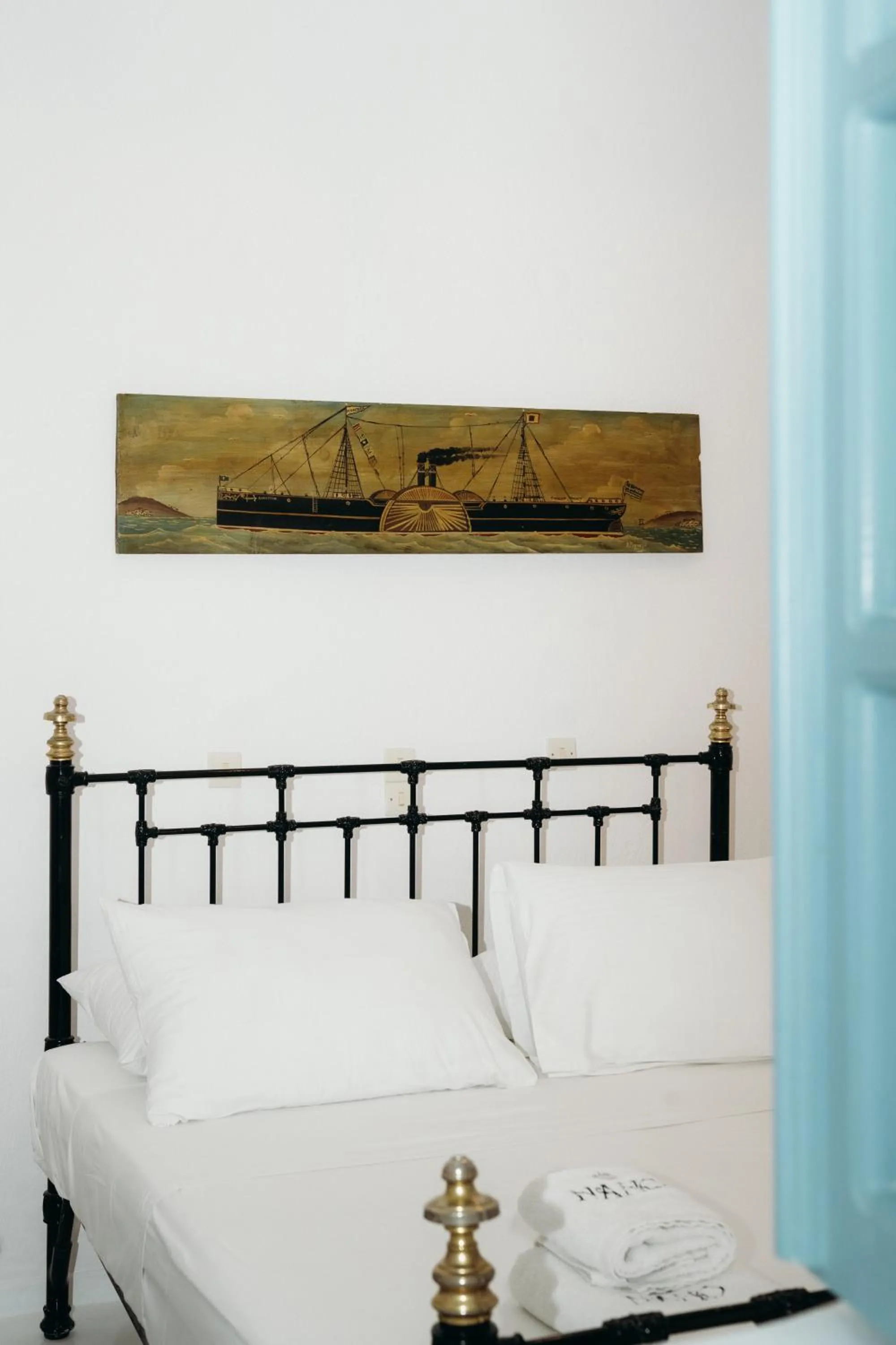 Bed in Nano Oia Villas