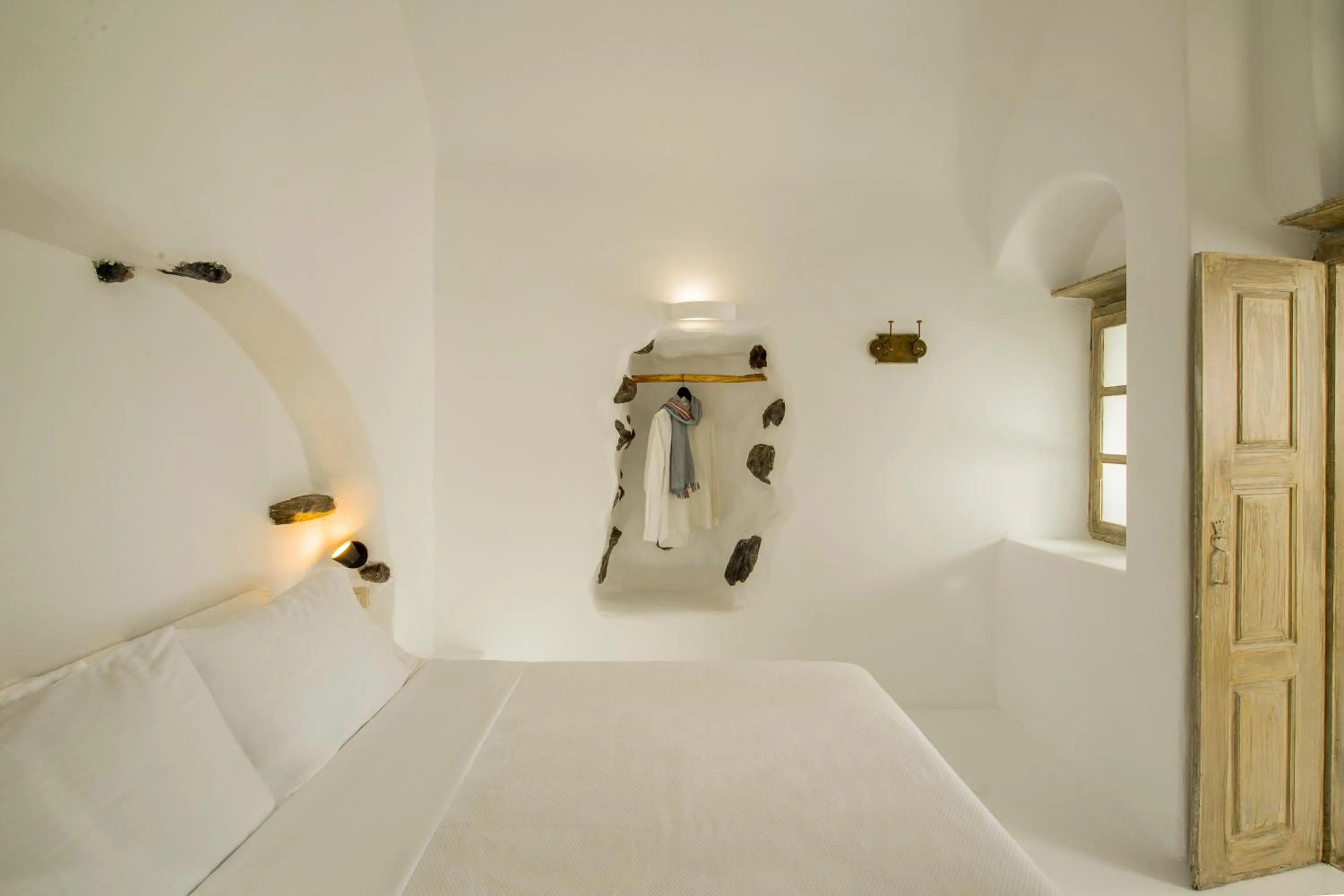 Bedroom, Bed in Nano Oia Villas