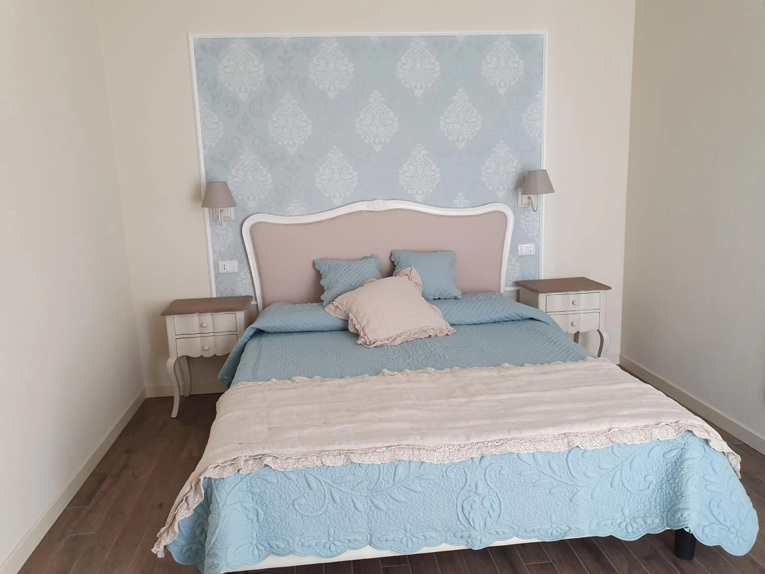 Photo of the whole room, Bed in Romantic Home