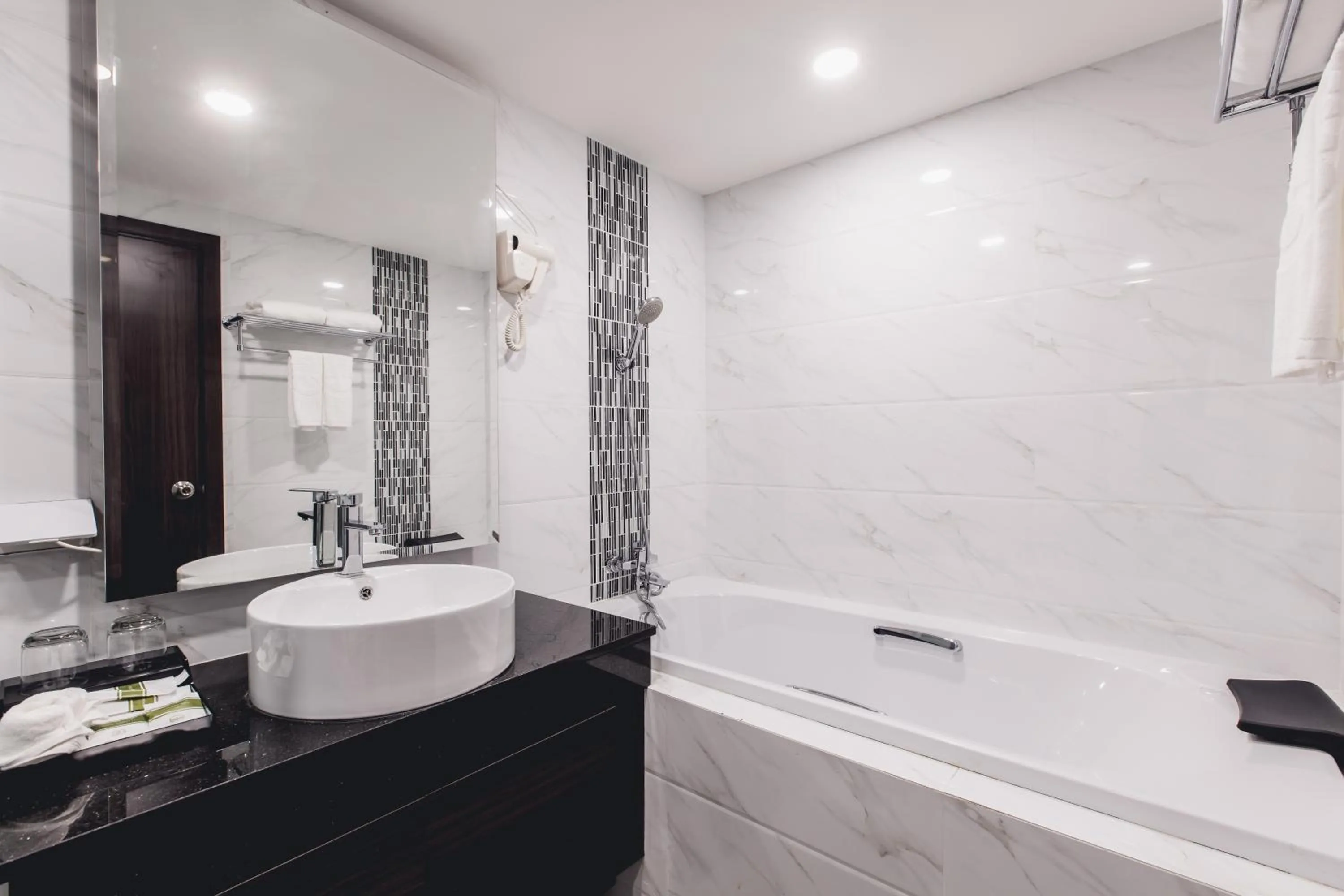 Bathroom in Golden Jomtien Beach Hotel