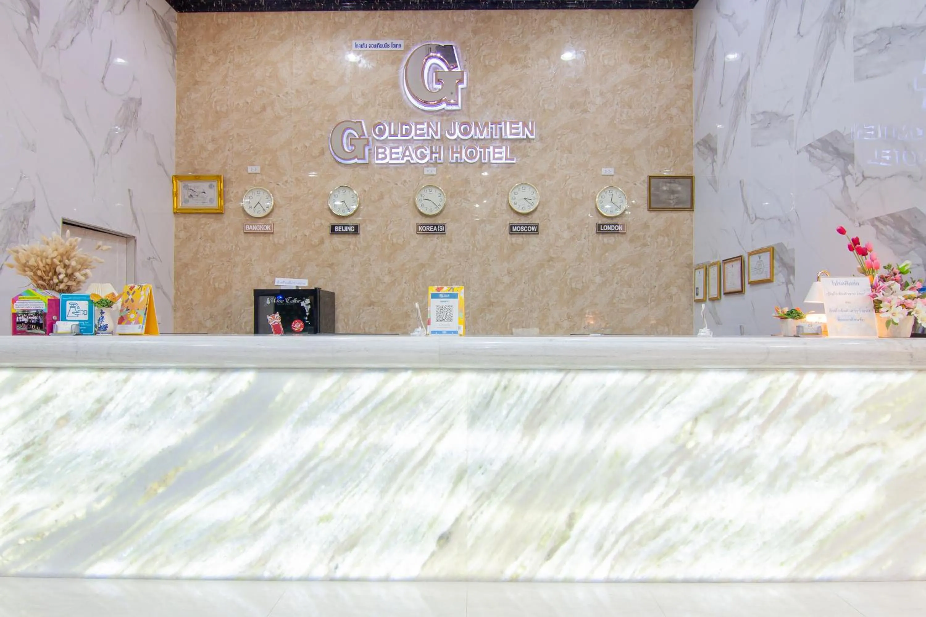 Lobby or reception in Golden Jomtien Beach Hotel