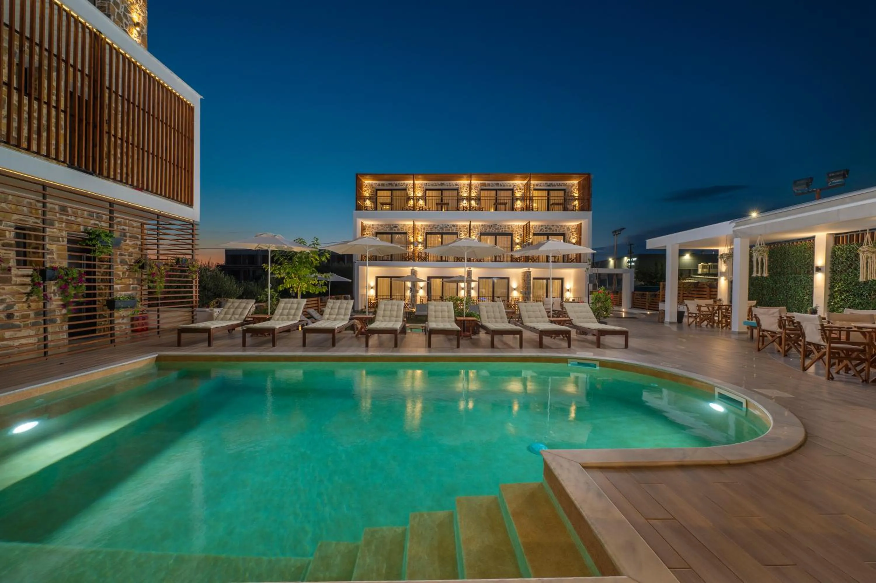 Swimming pool in Dandelion Suites