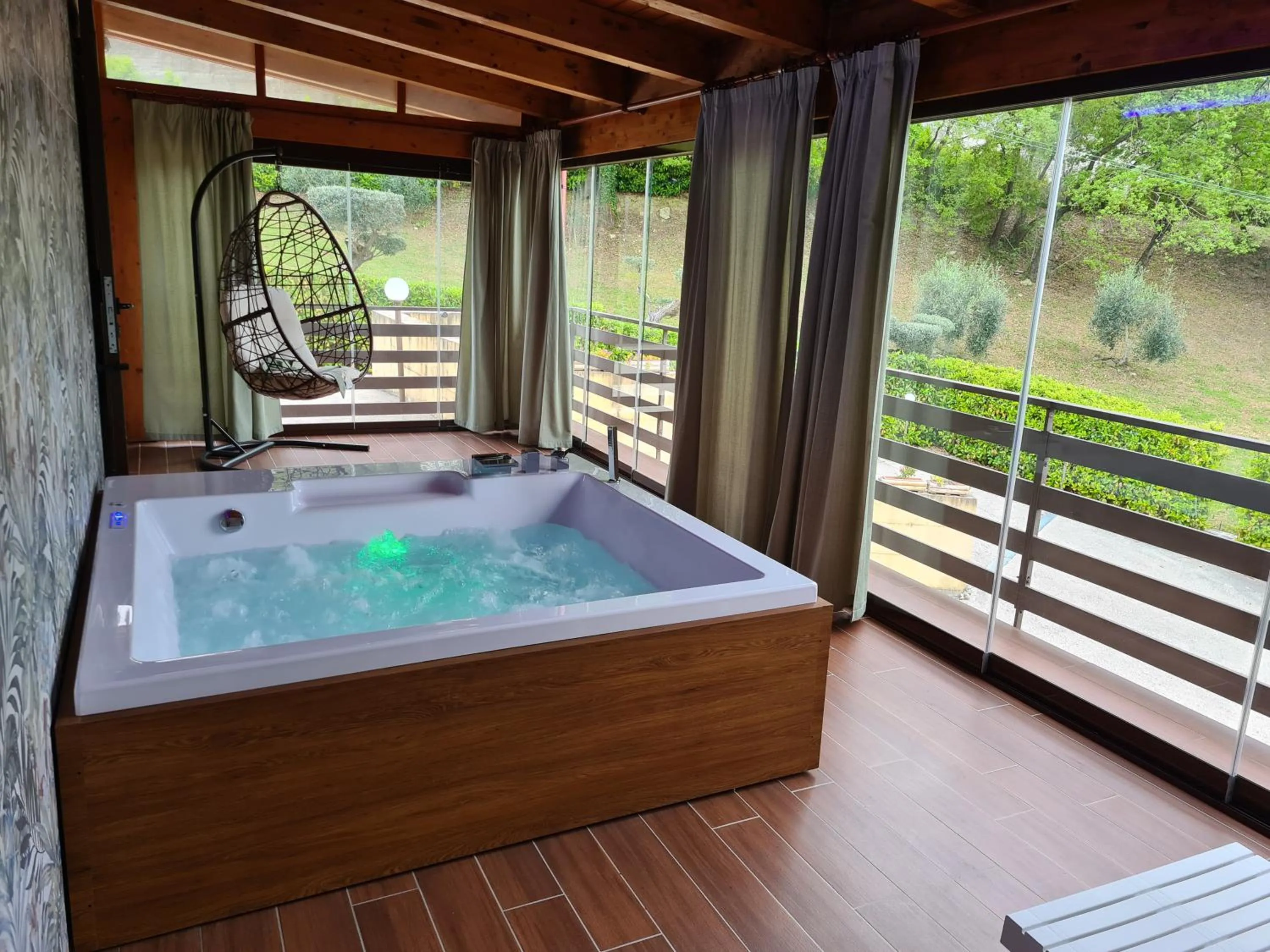 Hot Tub in B&B Artemide
