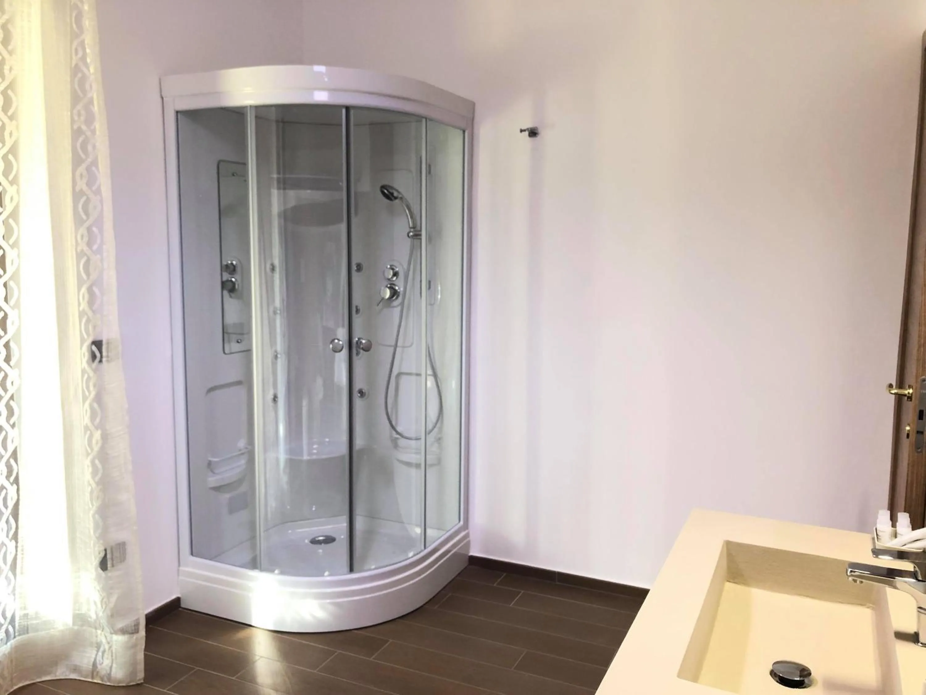 Shower in B&B Artemide