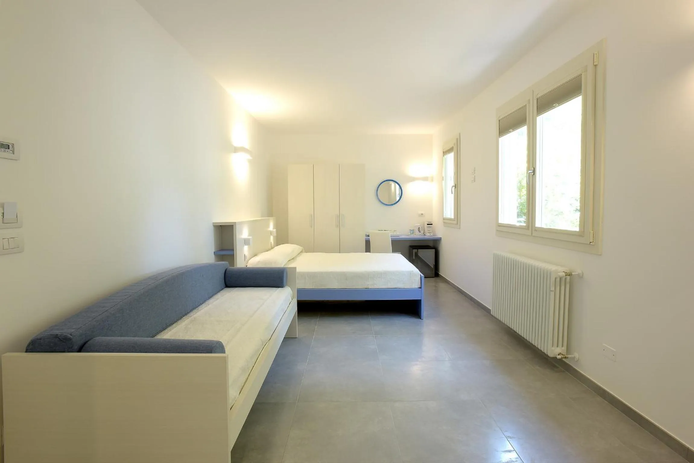 Photo of the whole room, Bed in Rose Canine B&B