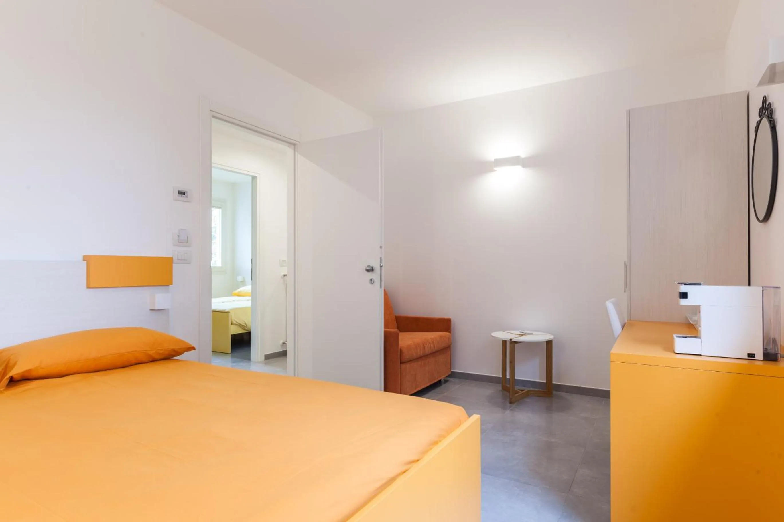 Photo of the whole room, Bed in Rose Canine B&B