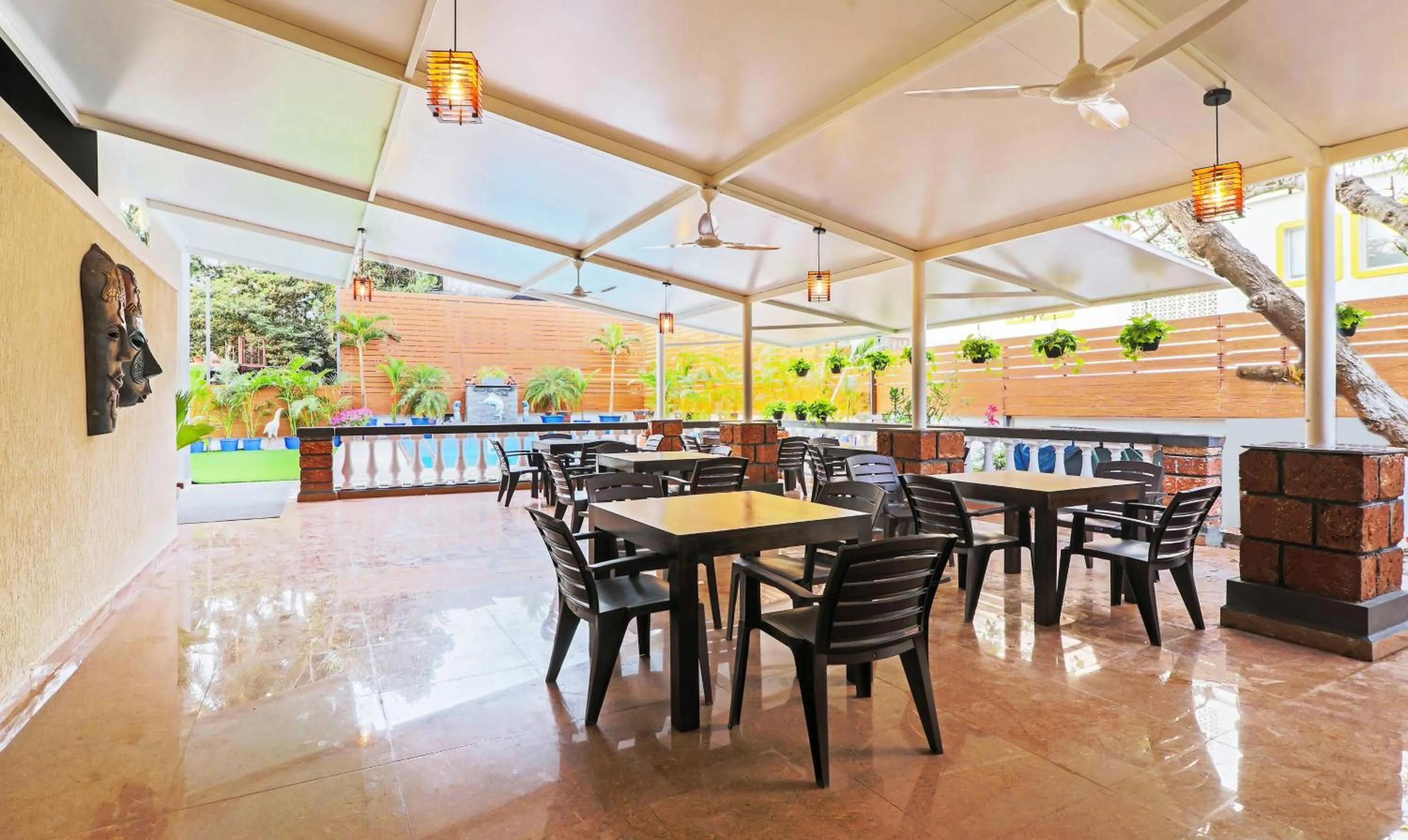 Dining area in Treebo Premium Dona Eliza, 700 Meters From Calangute Beach