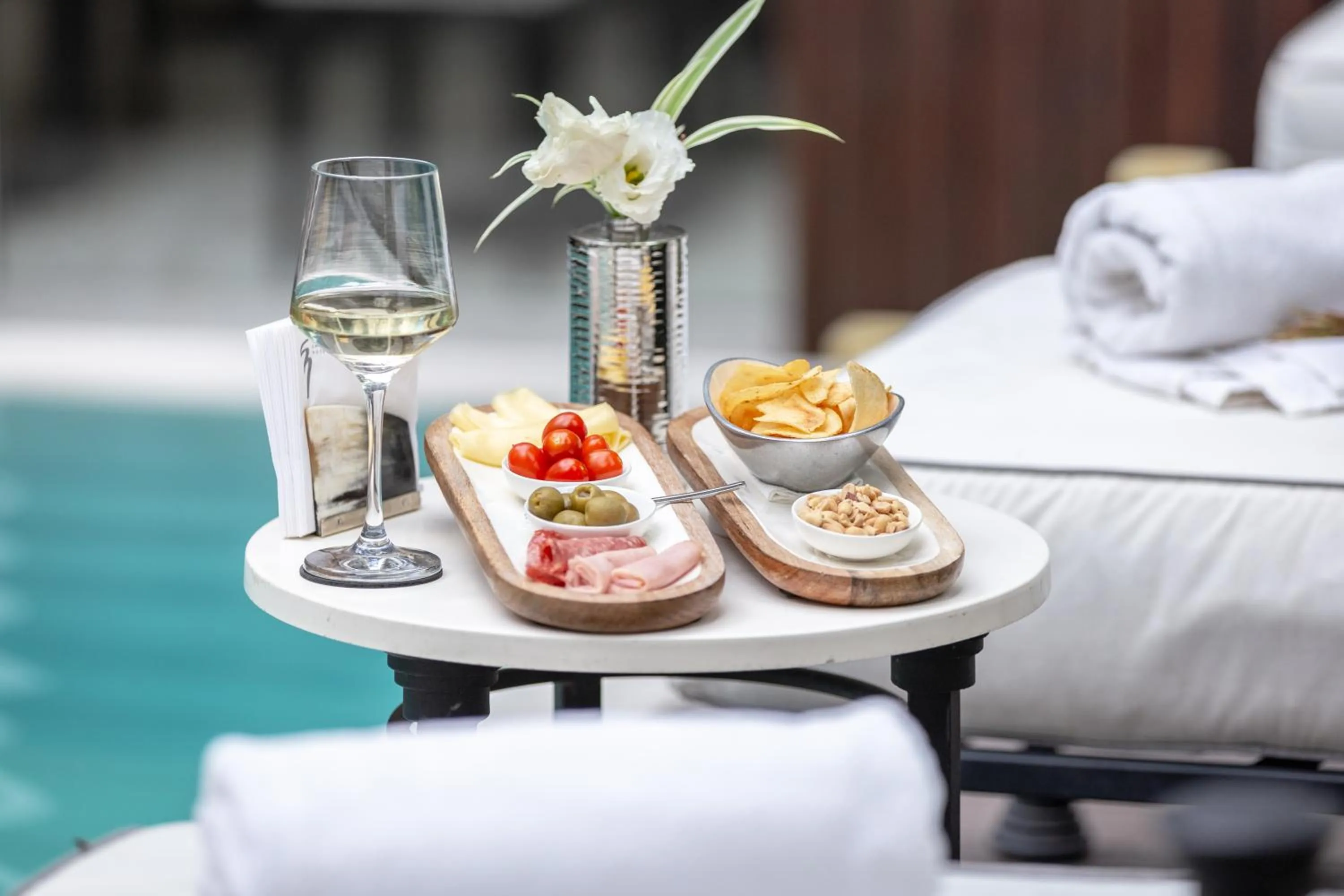 Food and drinks in 1828 Smart Hotel Boutique