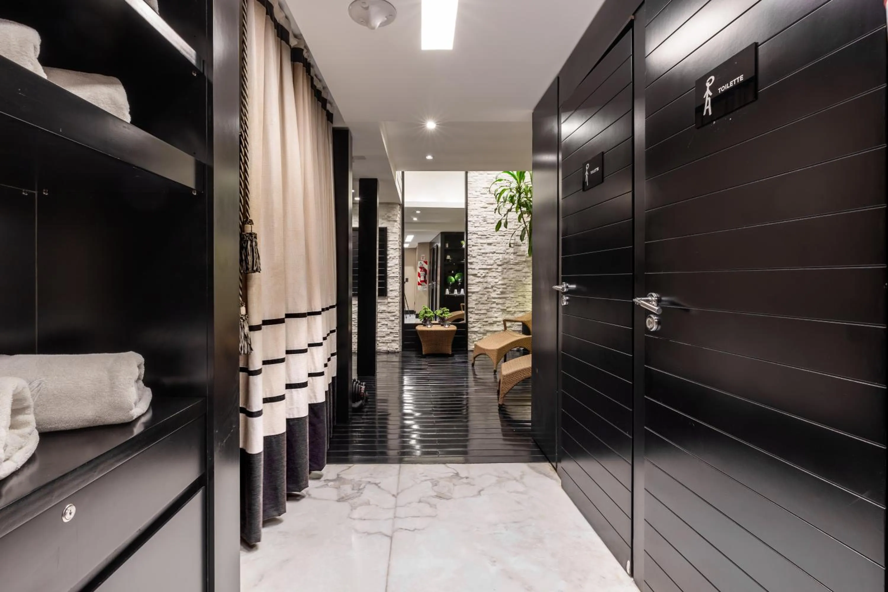 Toilet, Bed in 1828 Smart Hotel Boutique