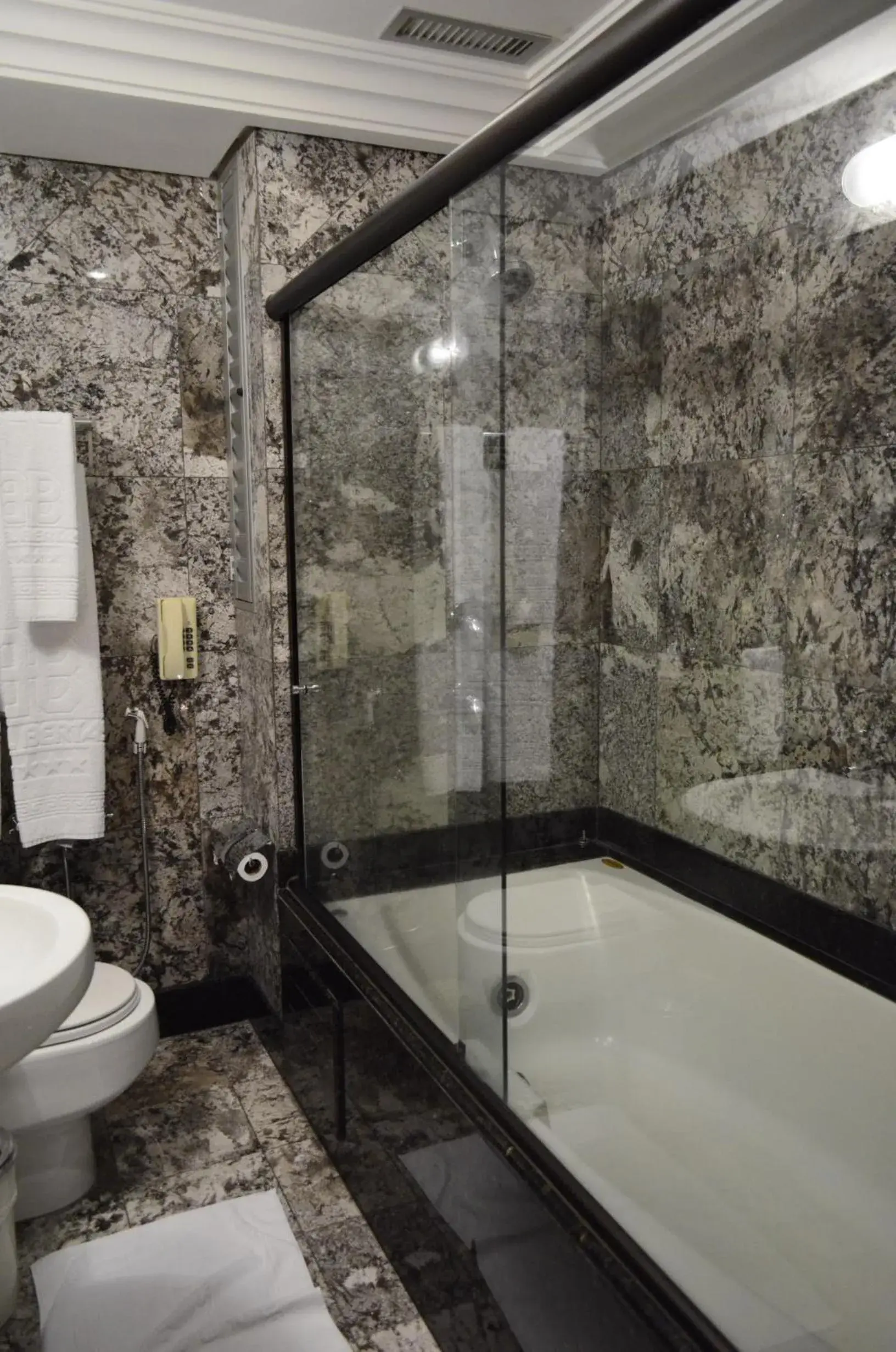 Master Suite with Spa Bath (2 adults) in Hotel Bertaso Master Suite with Spa Bath (2 adults) in Hotel Bertaso