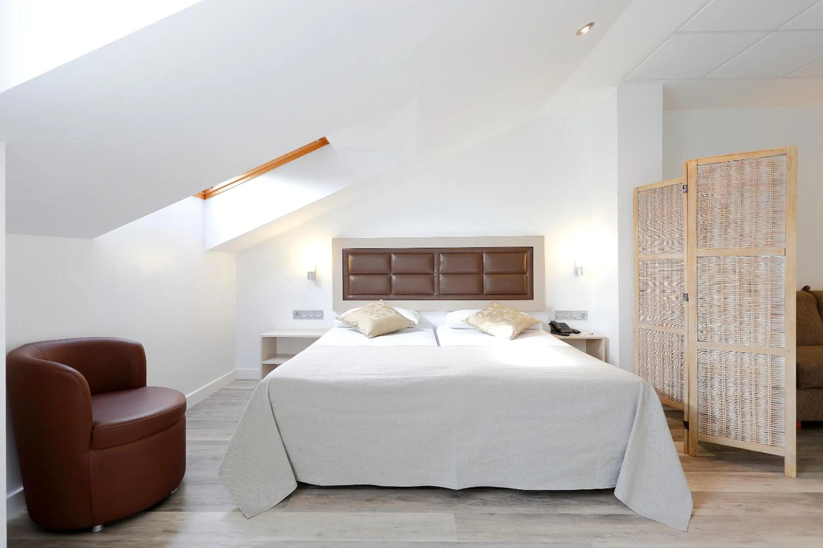 Bedroom, Bed in Hotel Santa Rosa, Blue Hoteles