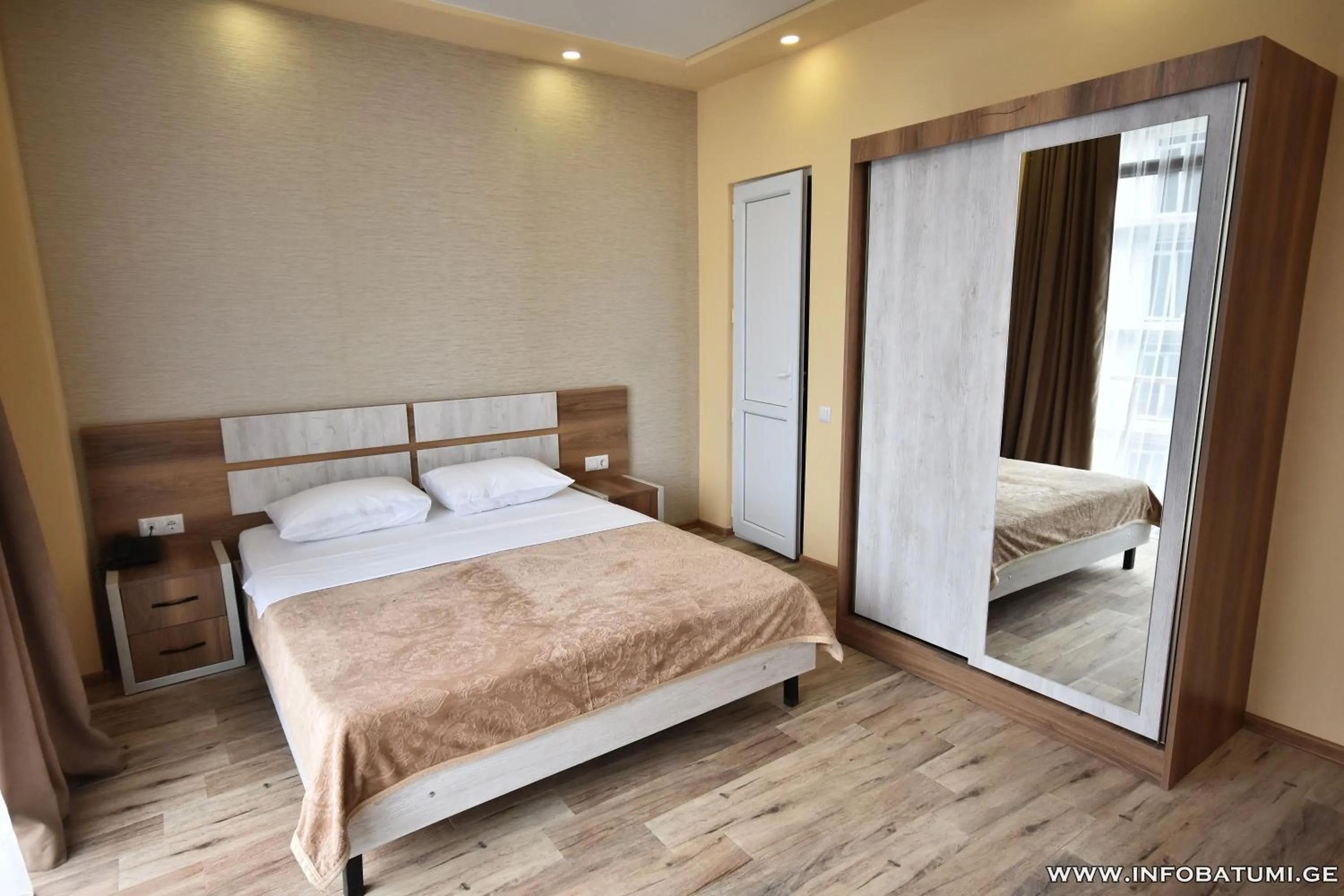 bunk bed, Bed in Hotel Royal Georgia