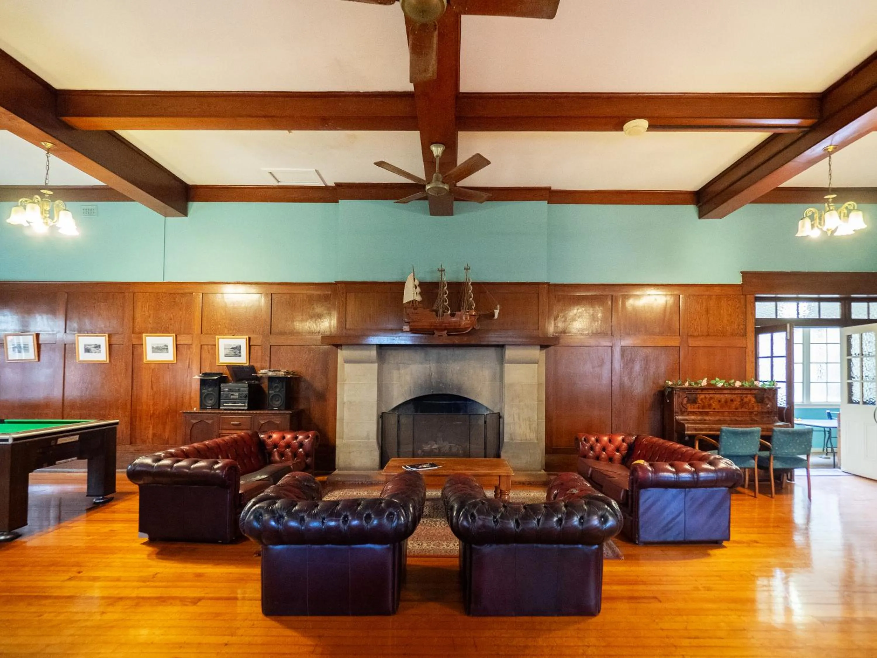 Living room in YHA Newcastle Beach