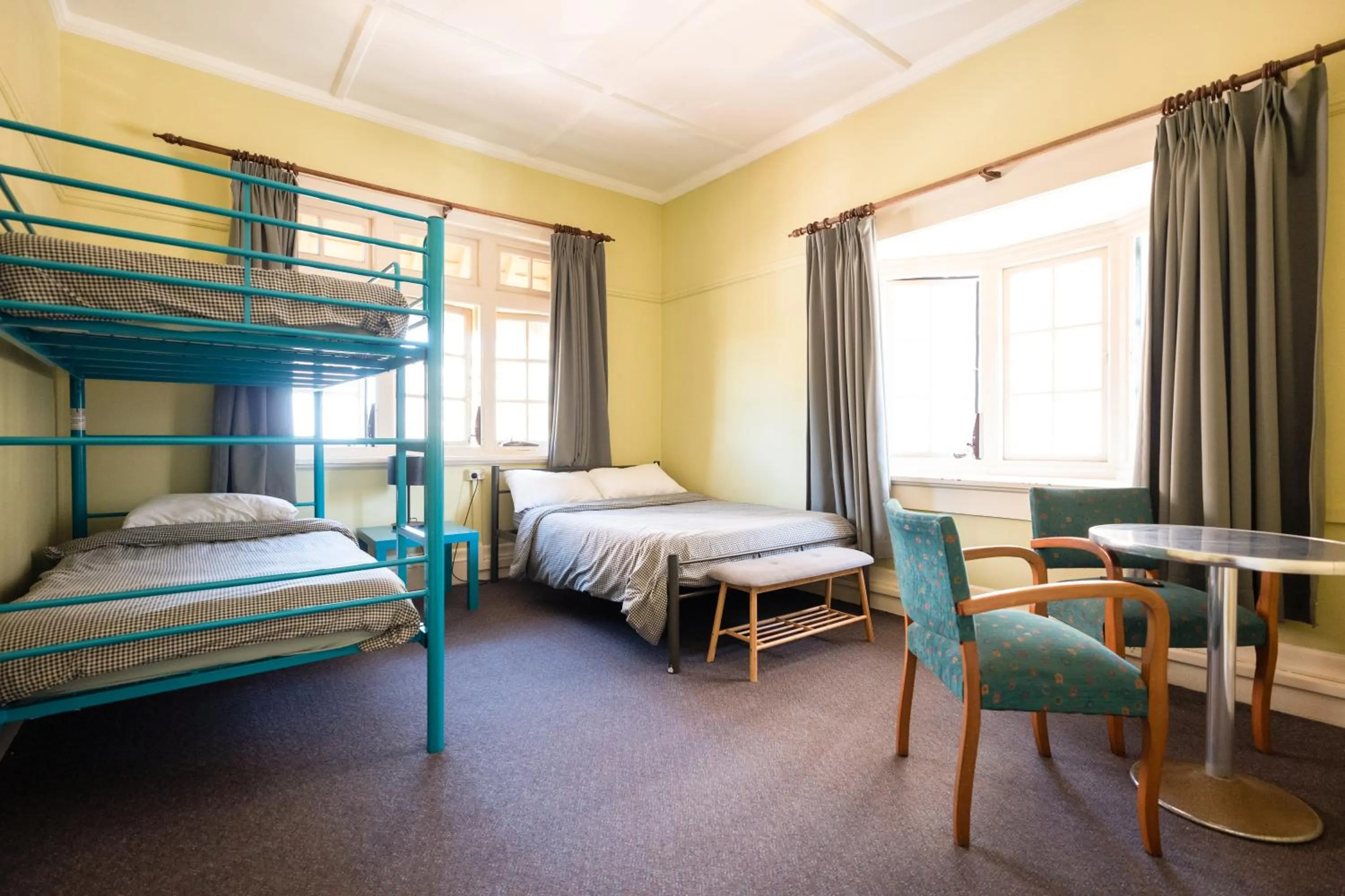 Photo of the whole room, Bed in YHA Newcastle Beach