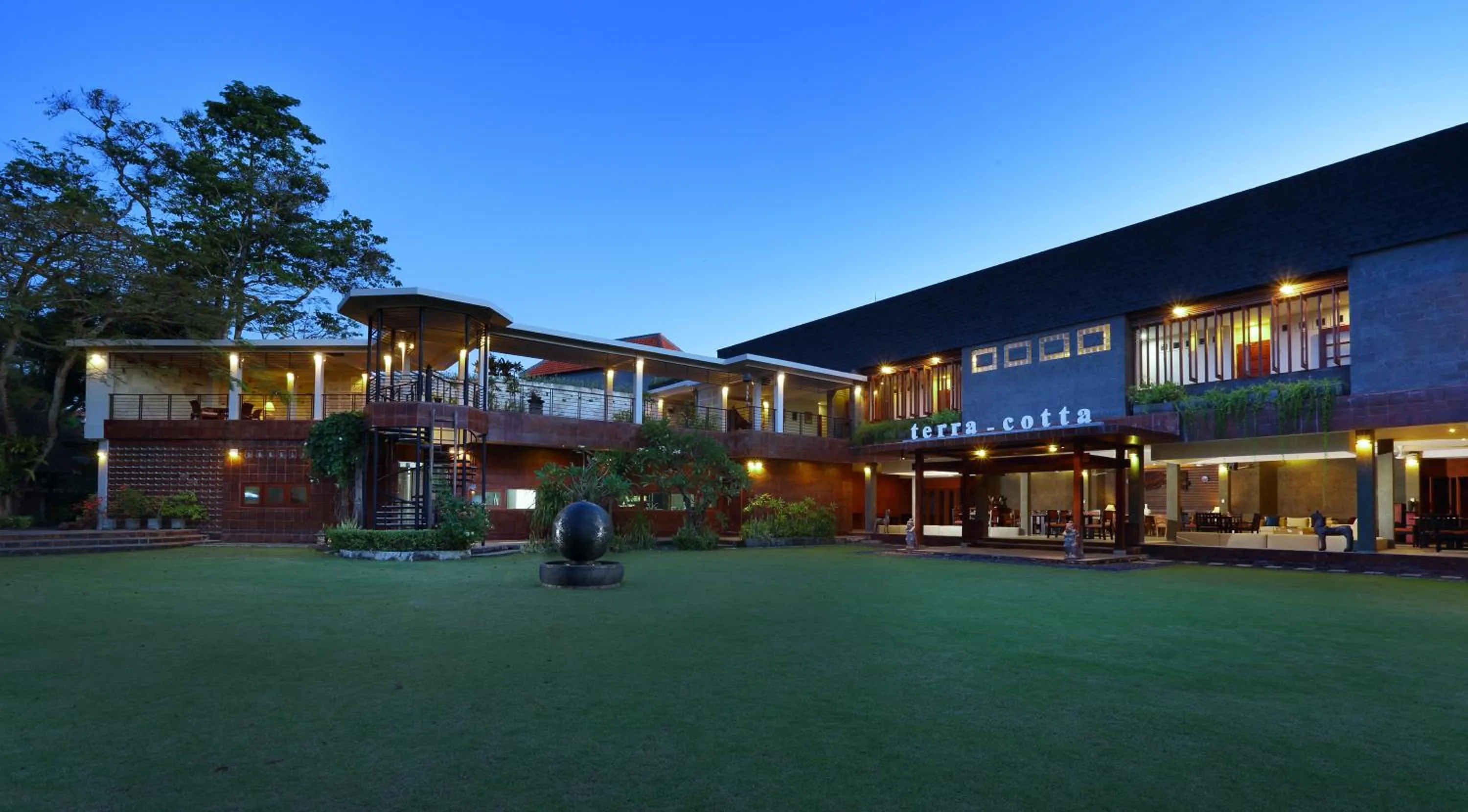 Garden in Alindra Villas & Spa