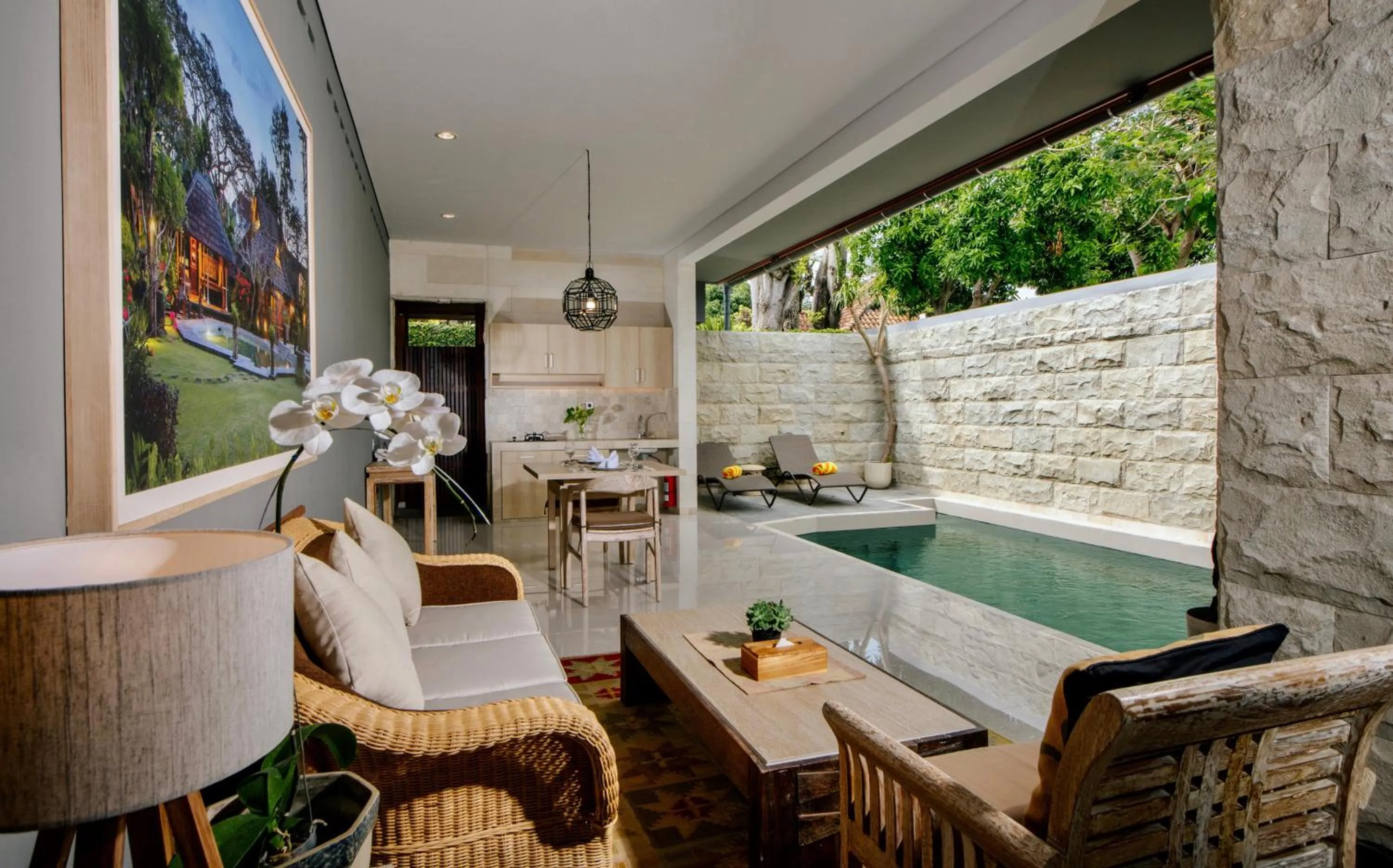 Swimming pool in Alindra Villas & Spa