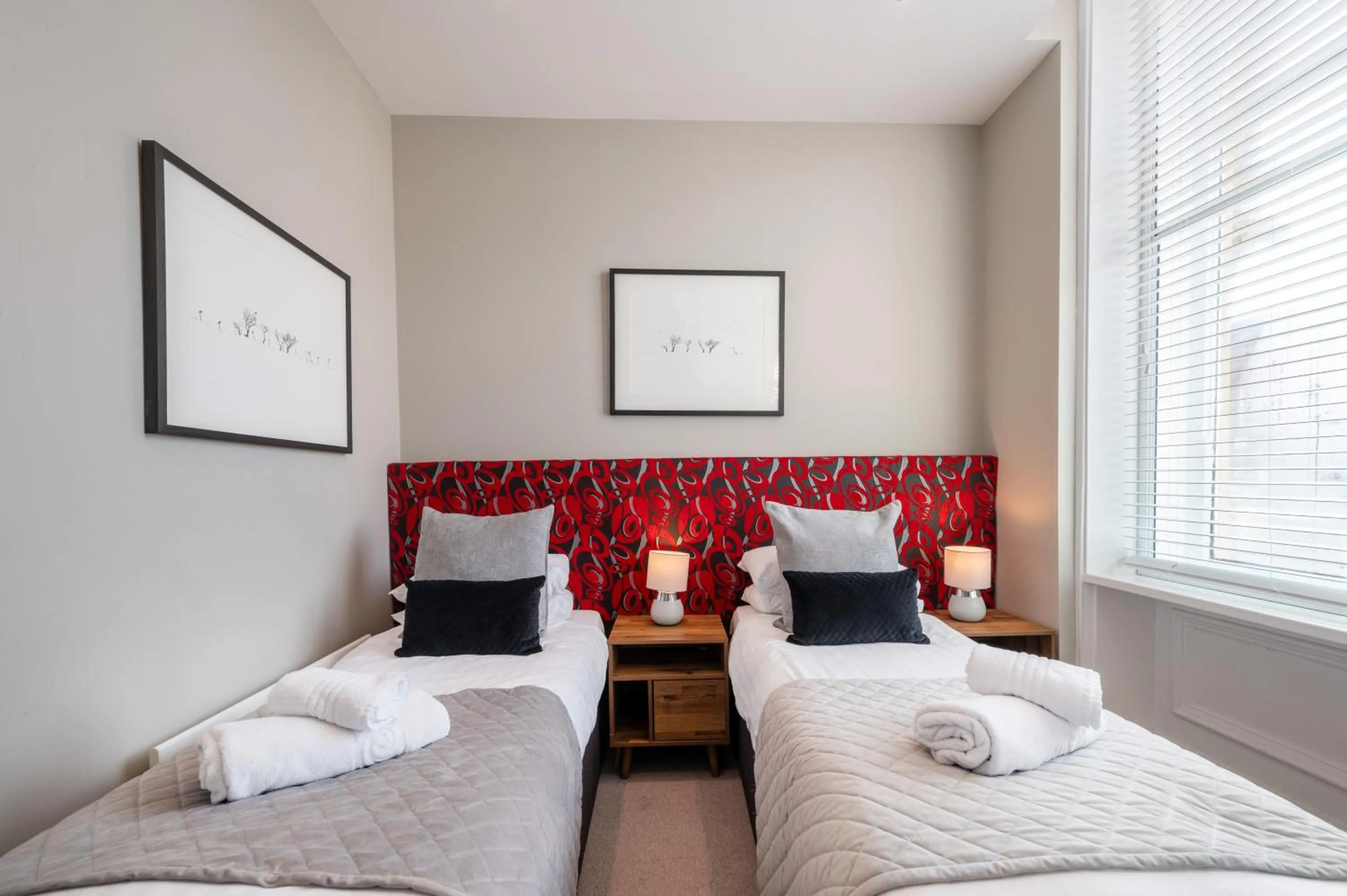 Bed in Crown and Cushion Appleby