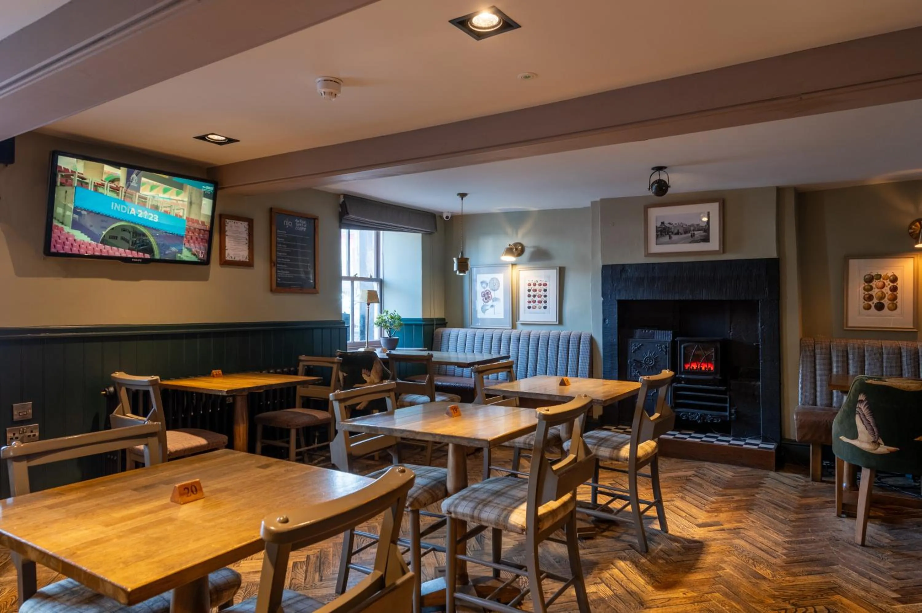 Restaurant/places to eat in Crown and Cushion Appleby
