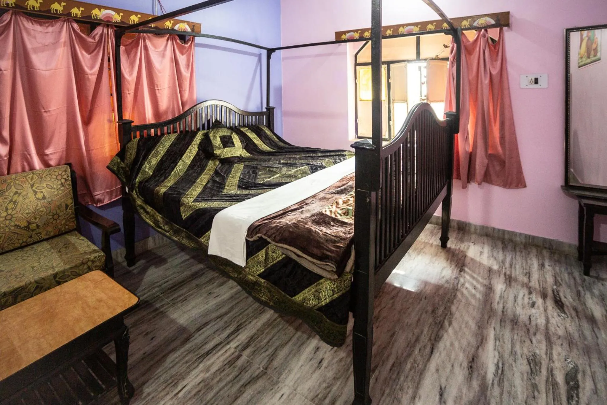 Bedroom, Bed in Hotel Everest