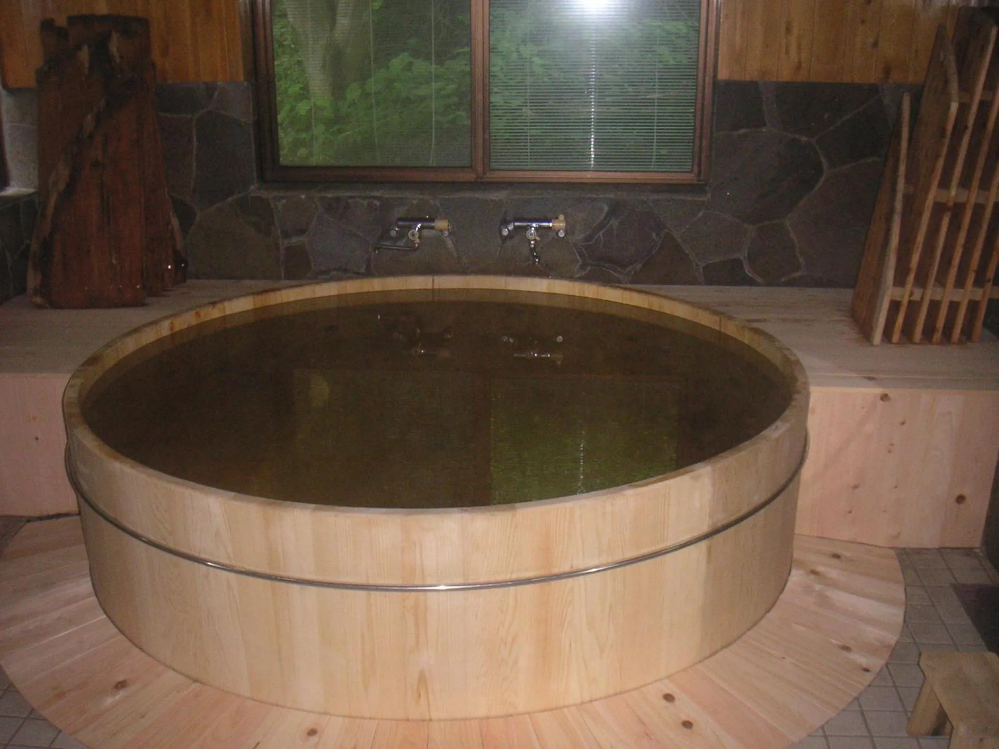 Hot Tub in Shukubo Komadori-Sanso