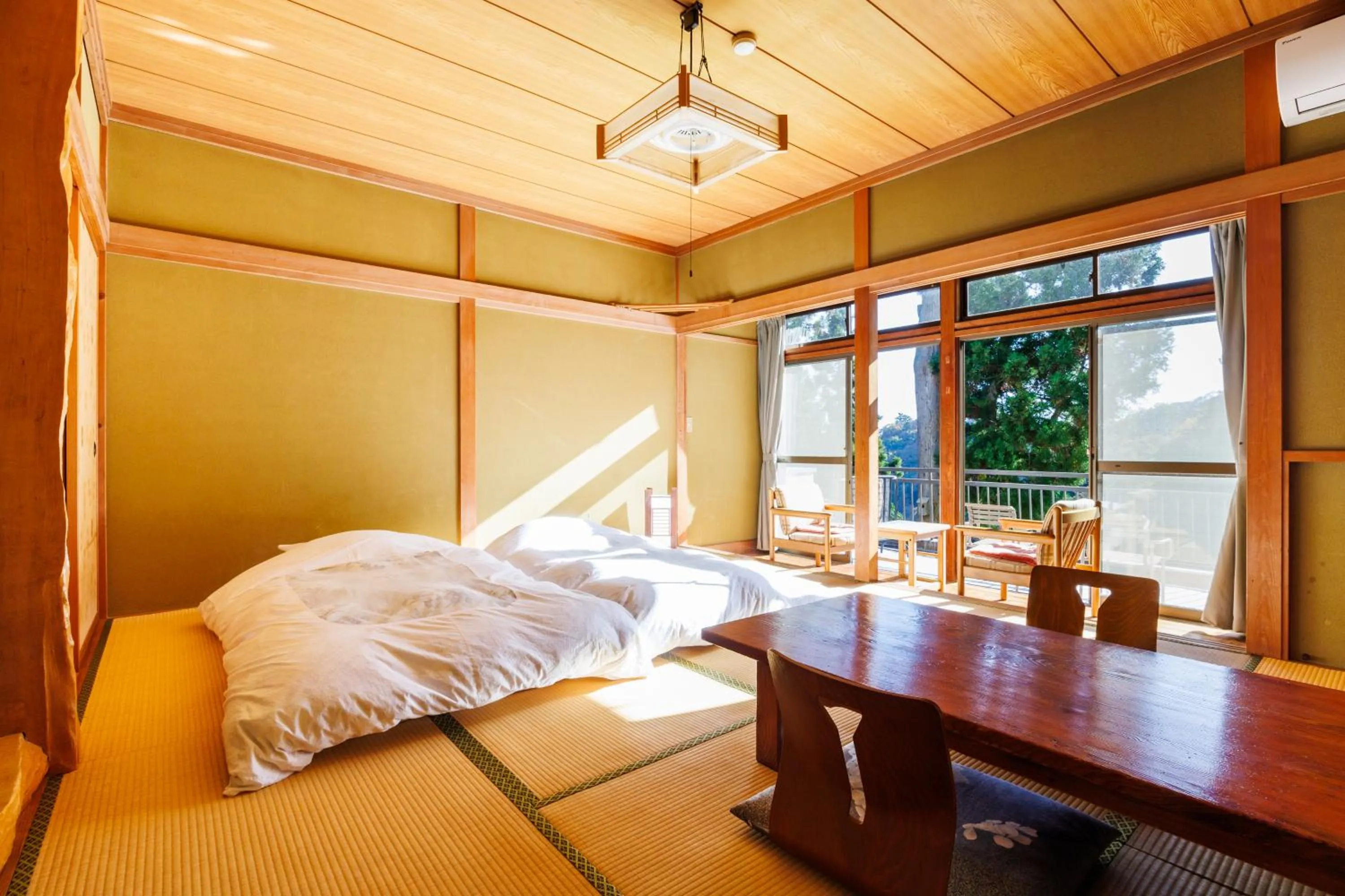 Photo of the whole room, Bed in Shukubo Komadori-Sanso
