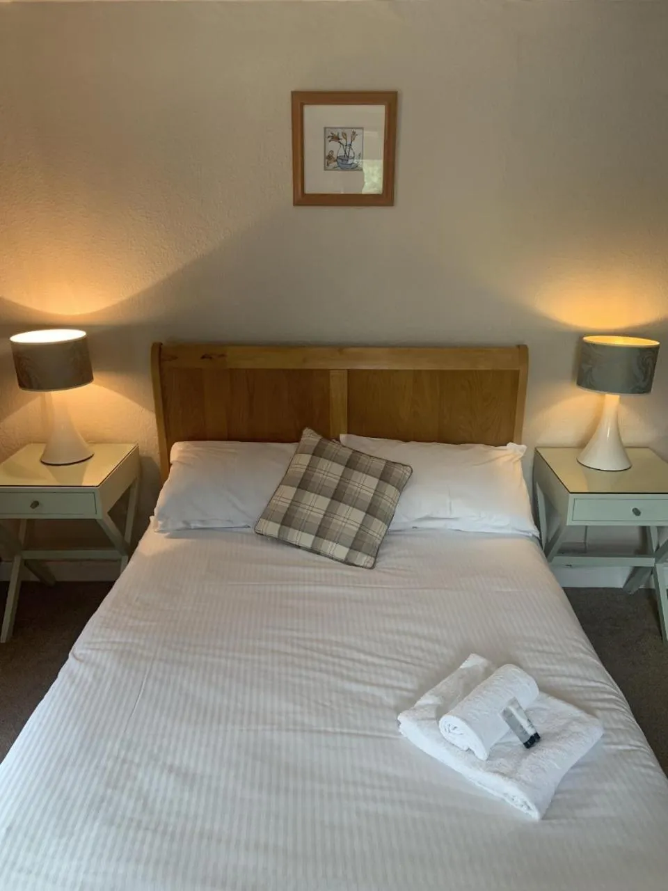 Bedroom, Bed in The Halfway House Pub and Kitchen