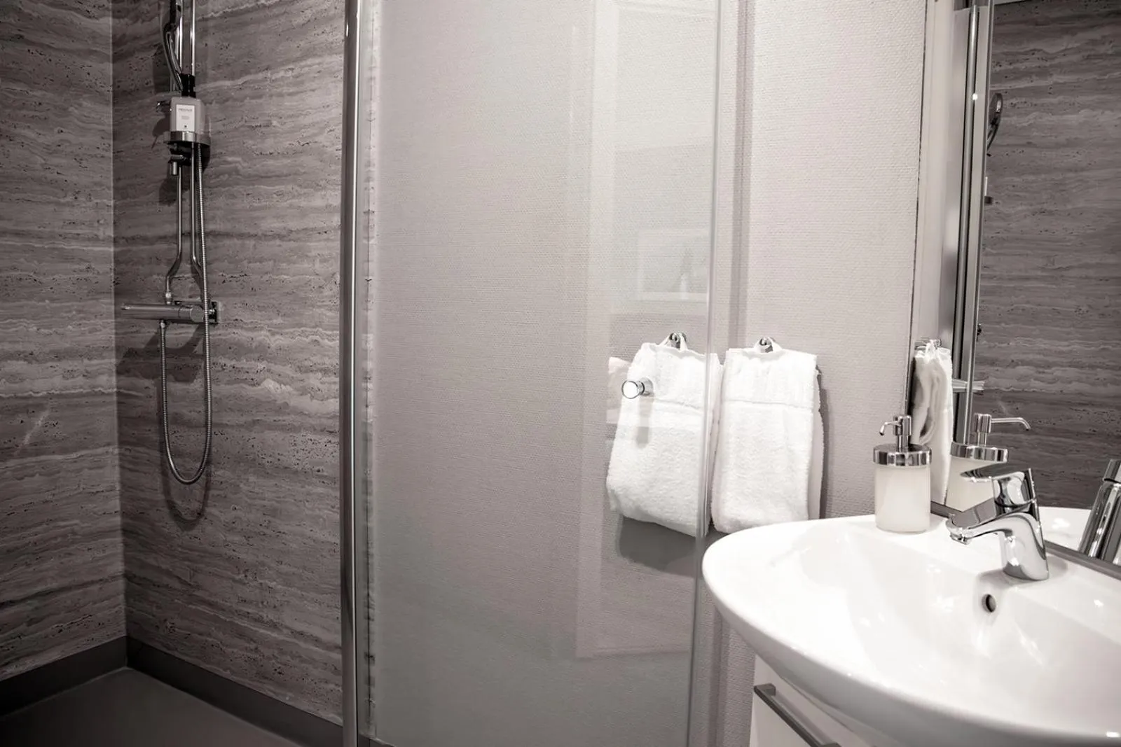 Shower in Hotell Miskarp