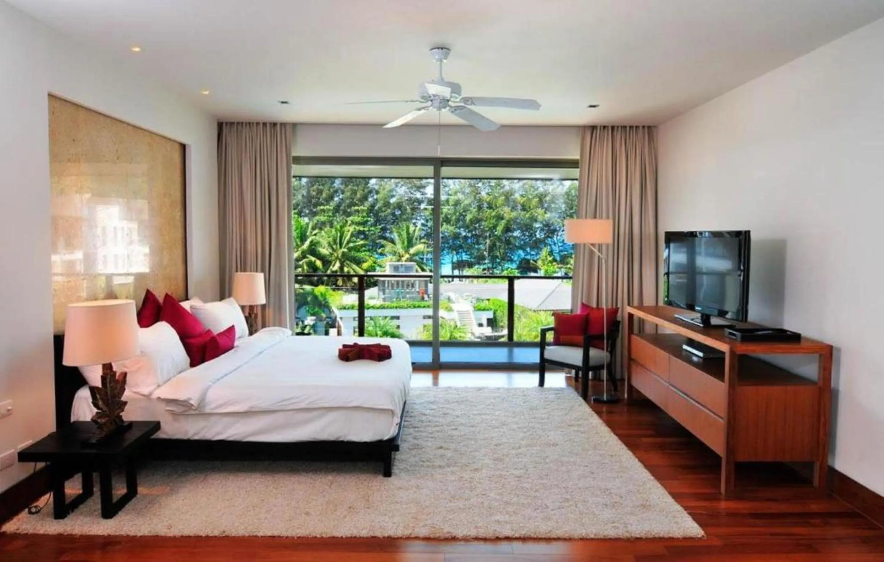 Bed in Pearl of Naithon