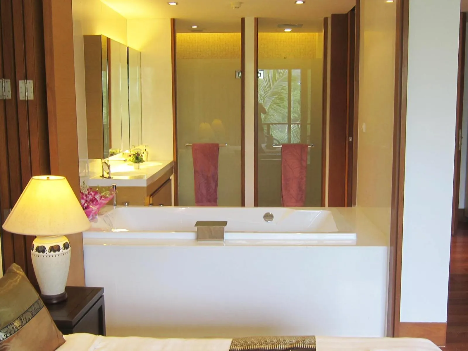 Decorative detail in Pearl of Naithon