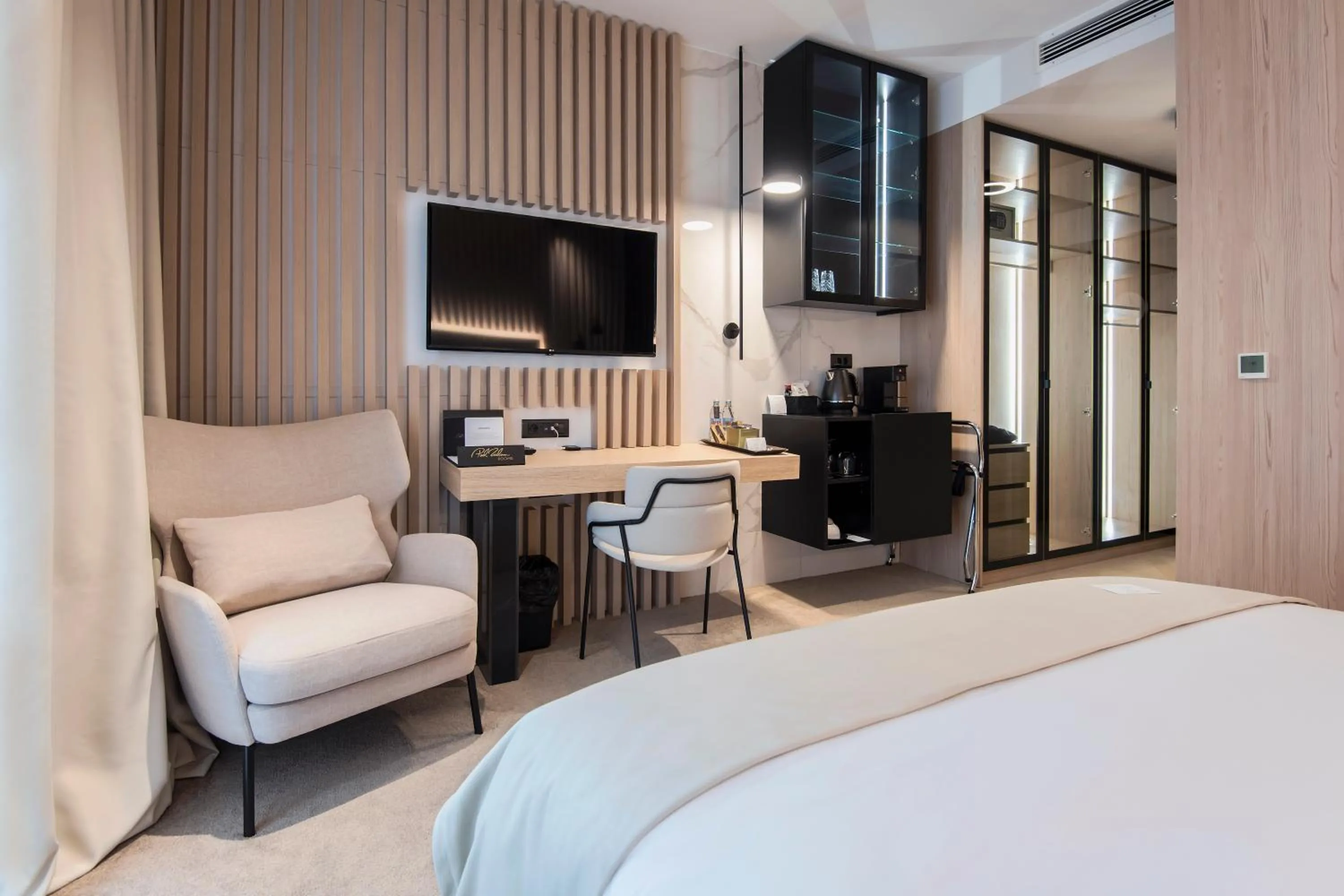 Living room, Bed in Pod Zidom Rooms