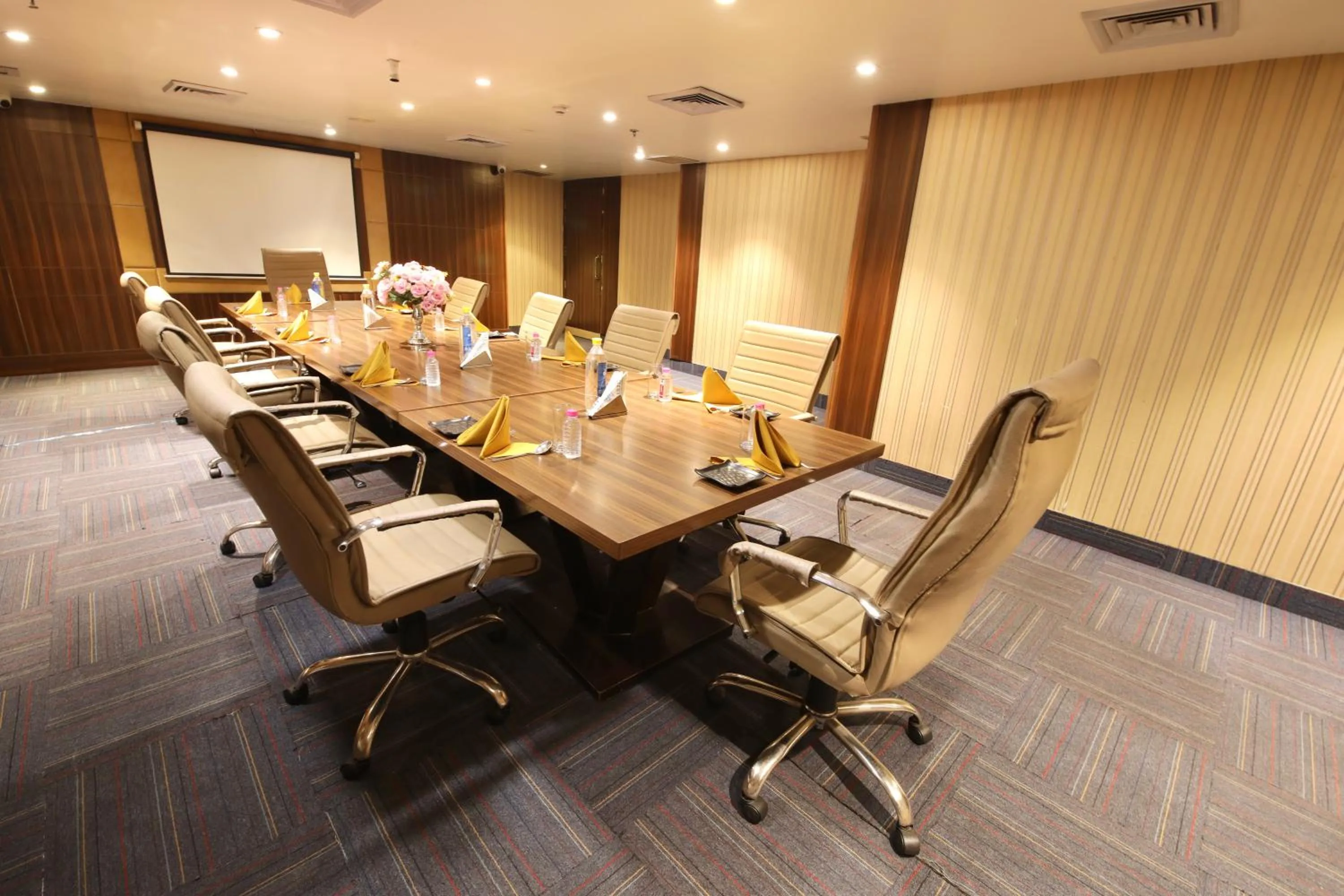 Meeting/conference room in Hotel Harmony Inn