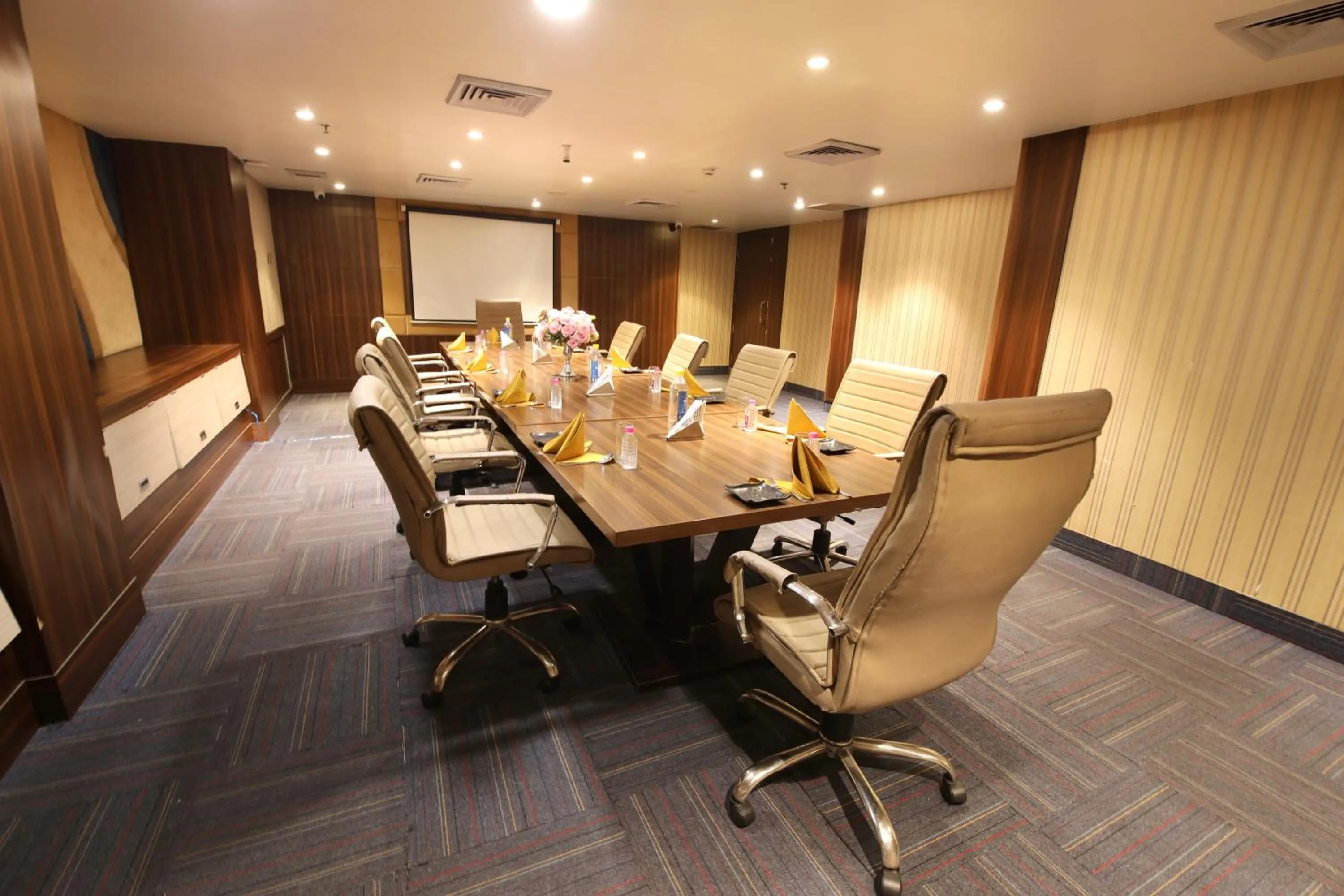 Meeting/conference room in Hotel Harmony Inn