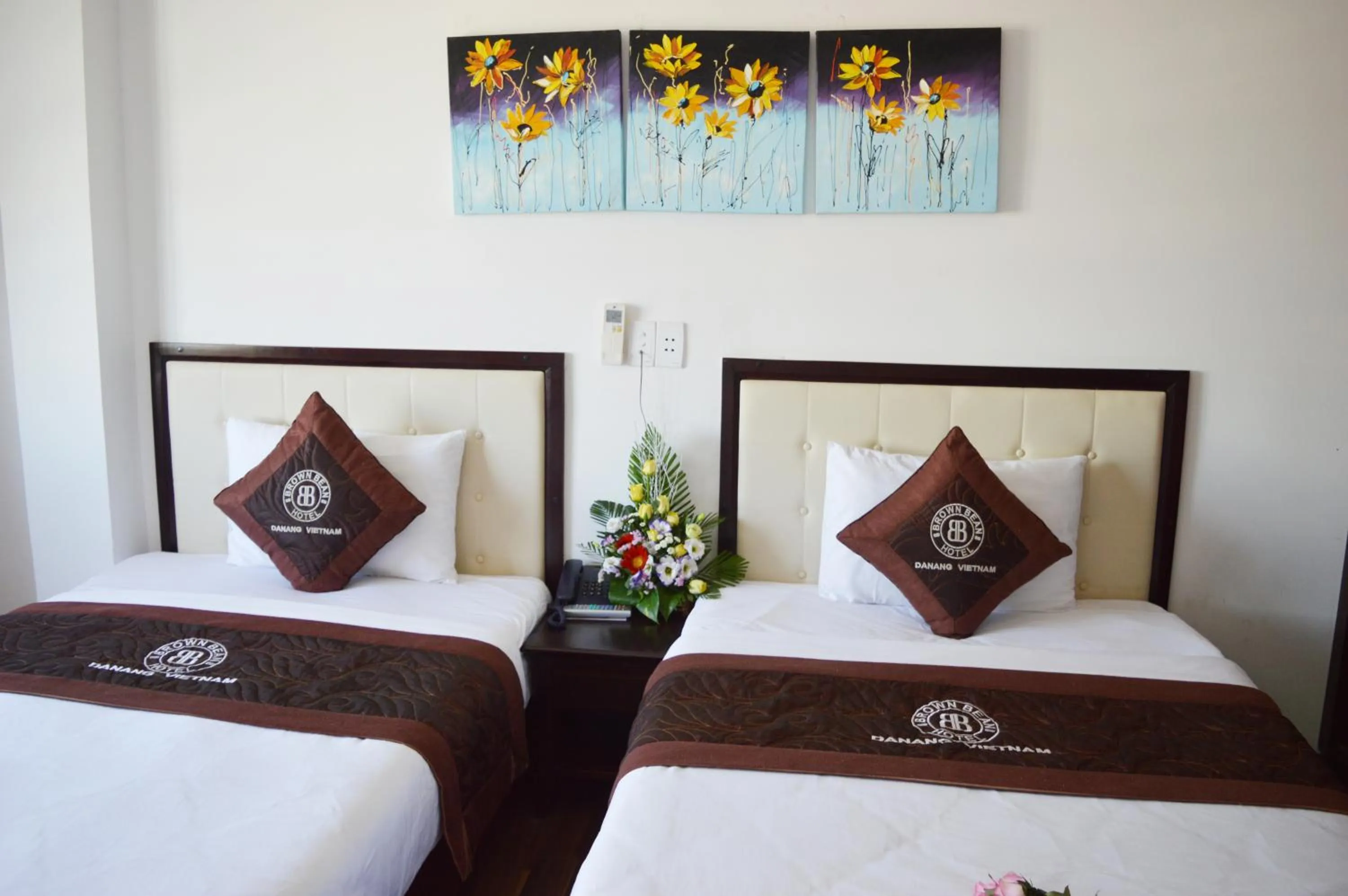 Bedroom, Bed in Brown Bean 2 Hotel