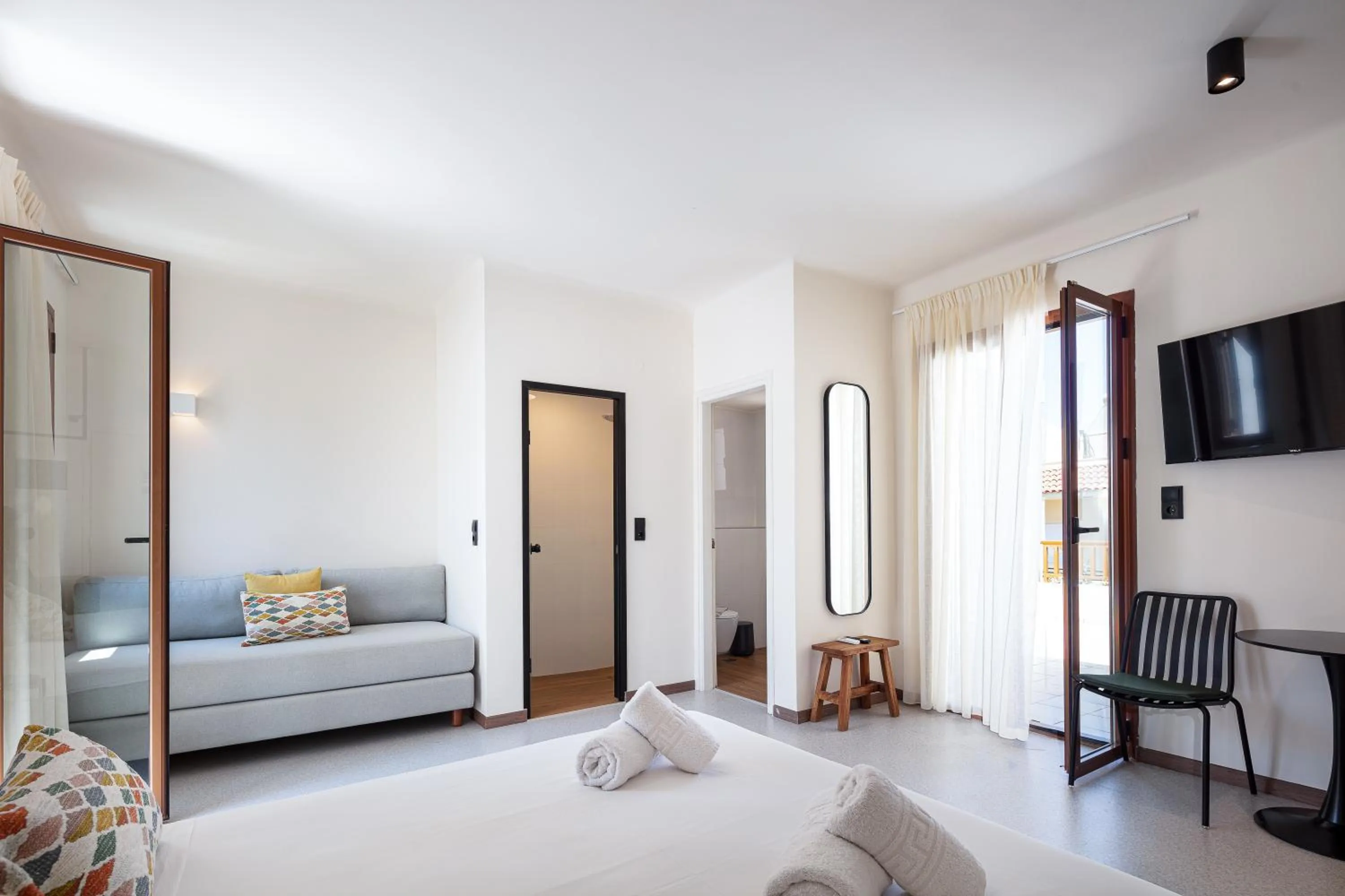 TV and multimedia, Bed in Aristea Hotel