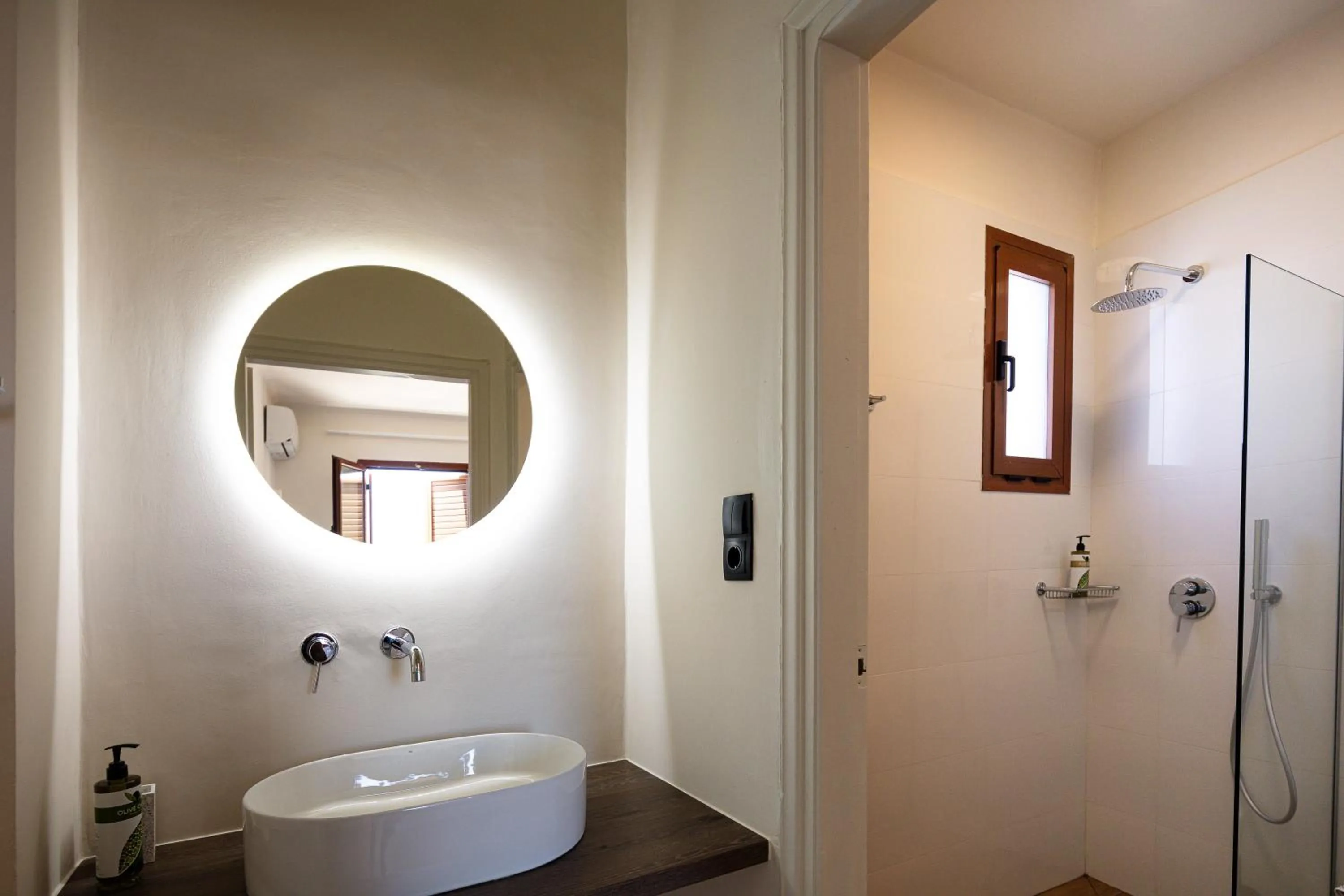 Shower in Aristea Hotel