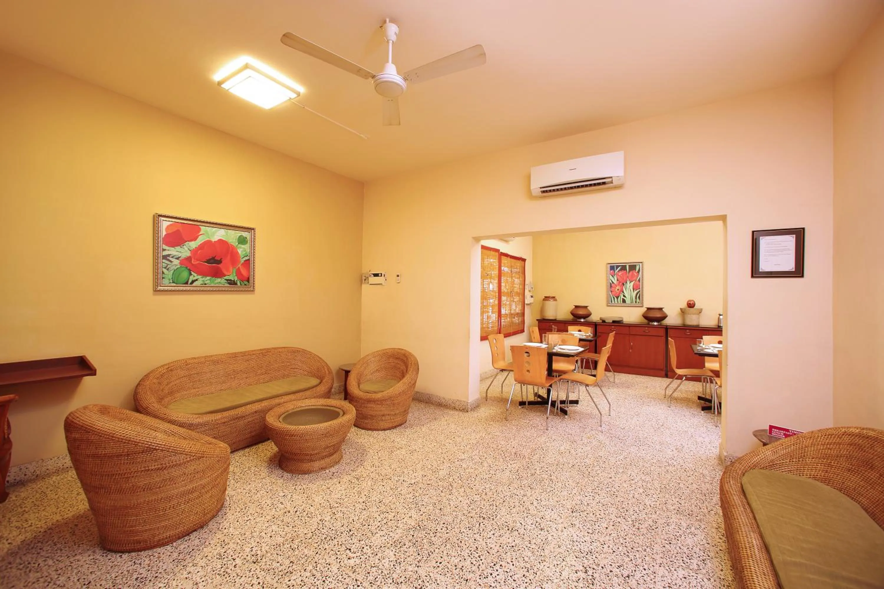 Restaurant/places to eat in Hanu Reddy Residences Wallace Garden