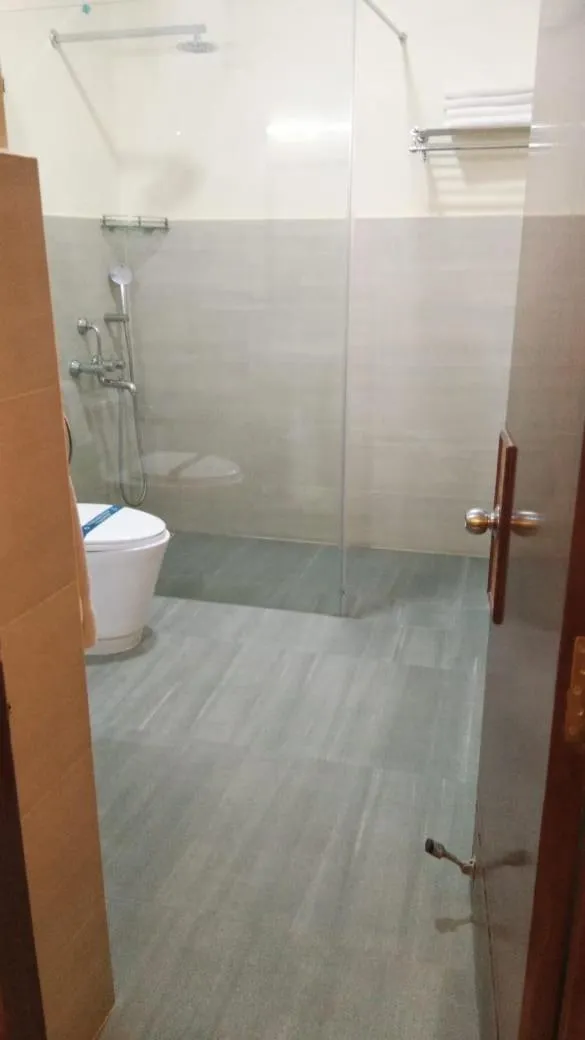 Bathroom in Hanu Reddy Residences Wallace Garden