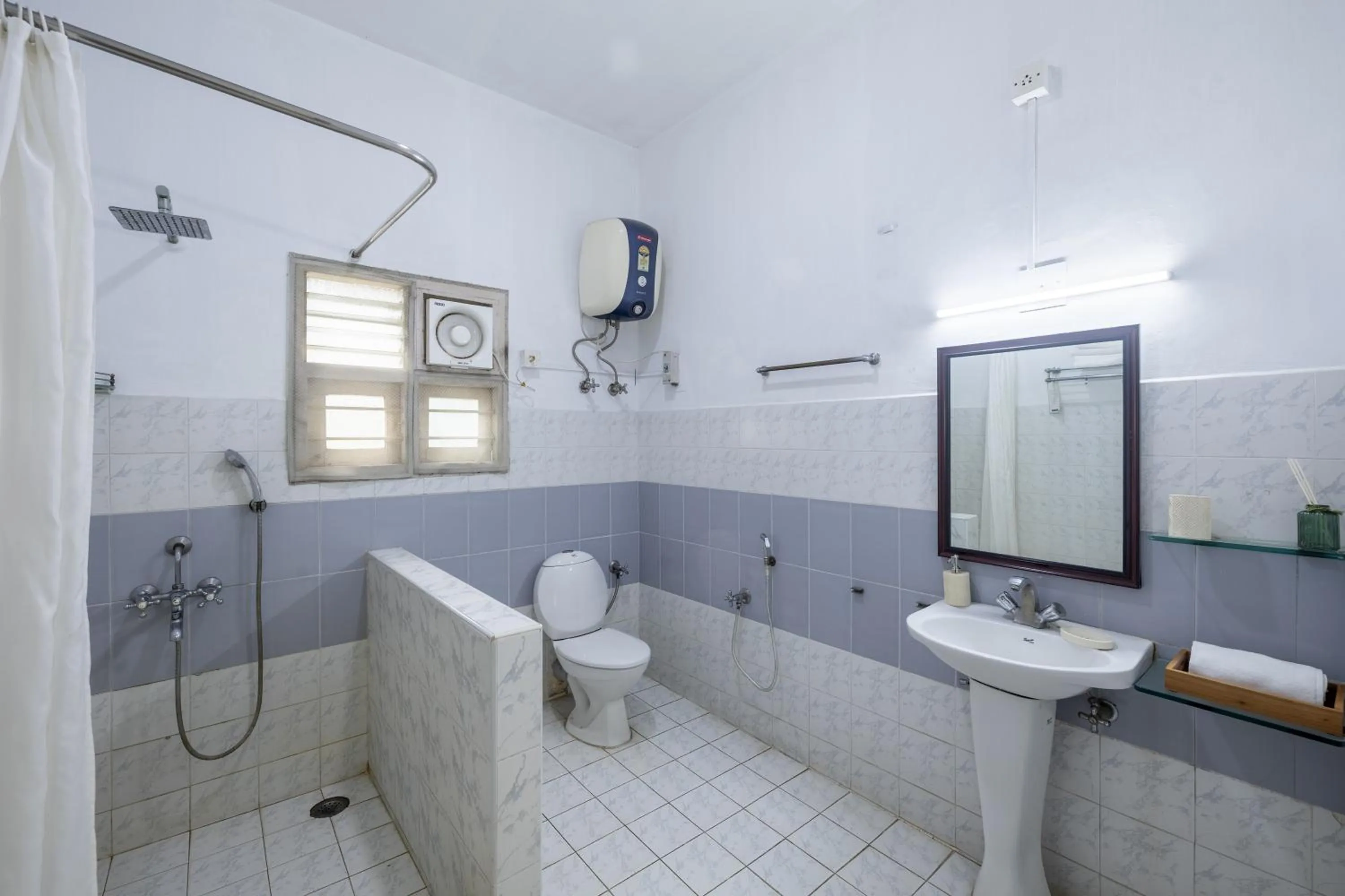 Bathroom in Hanu Reddy Residences Wallace Garden