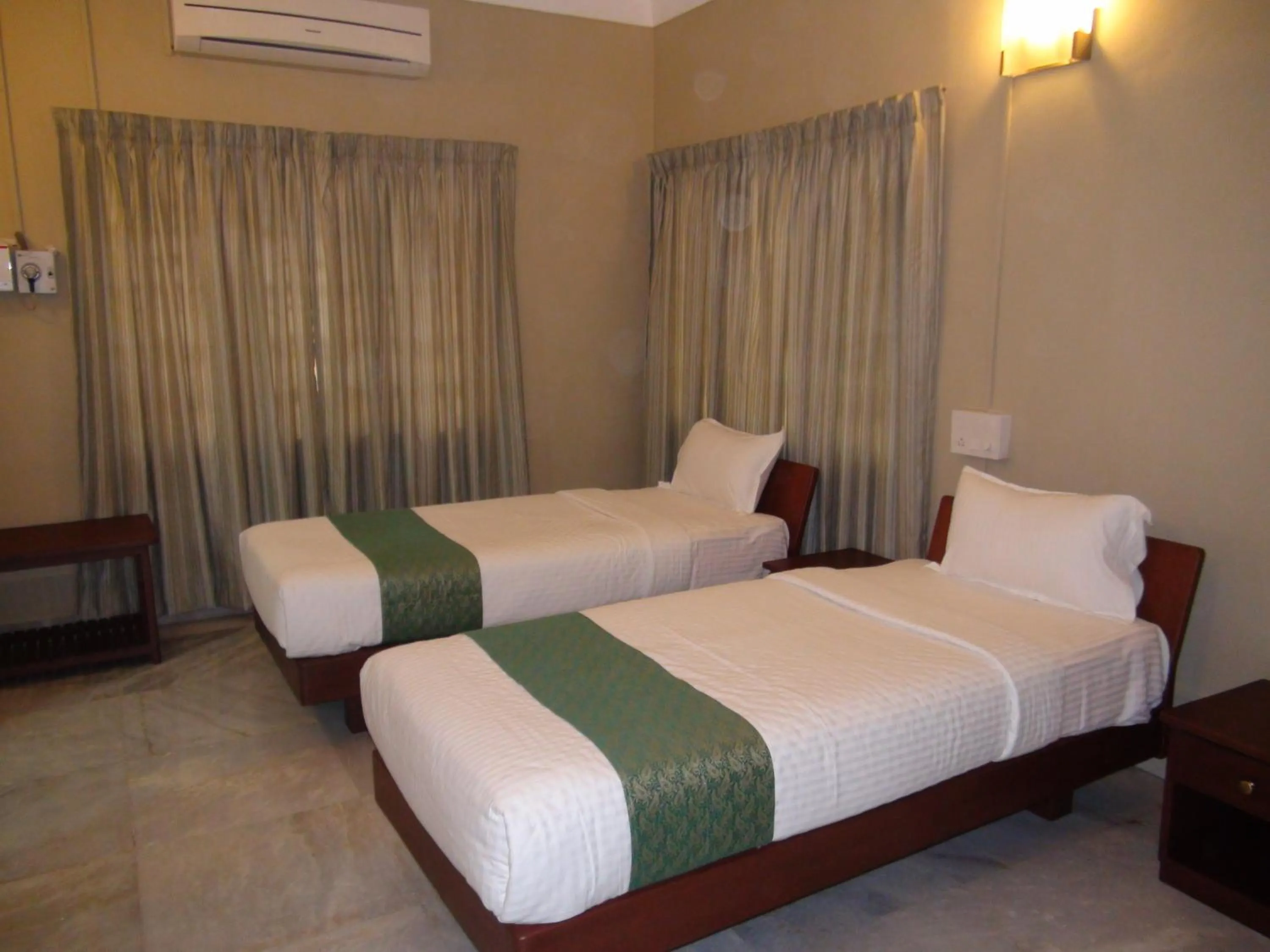 Bed in Hanu Reddy Residences Wallace Garden