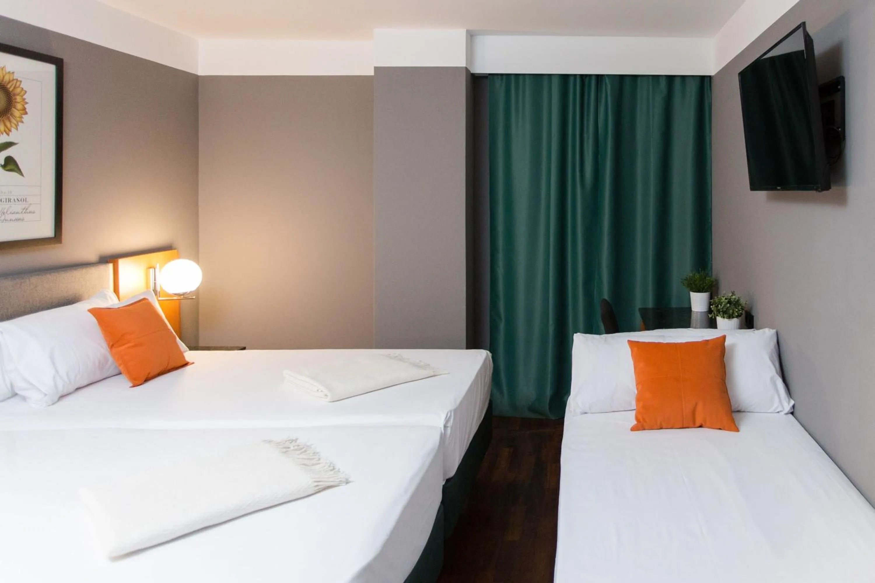 Other, Bed in Hotel Malcom and Barret