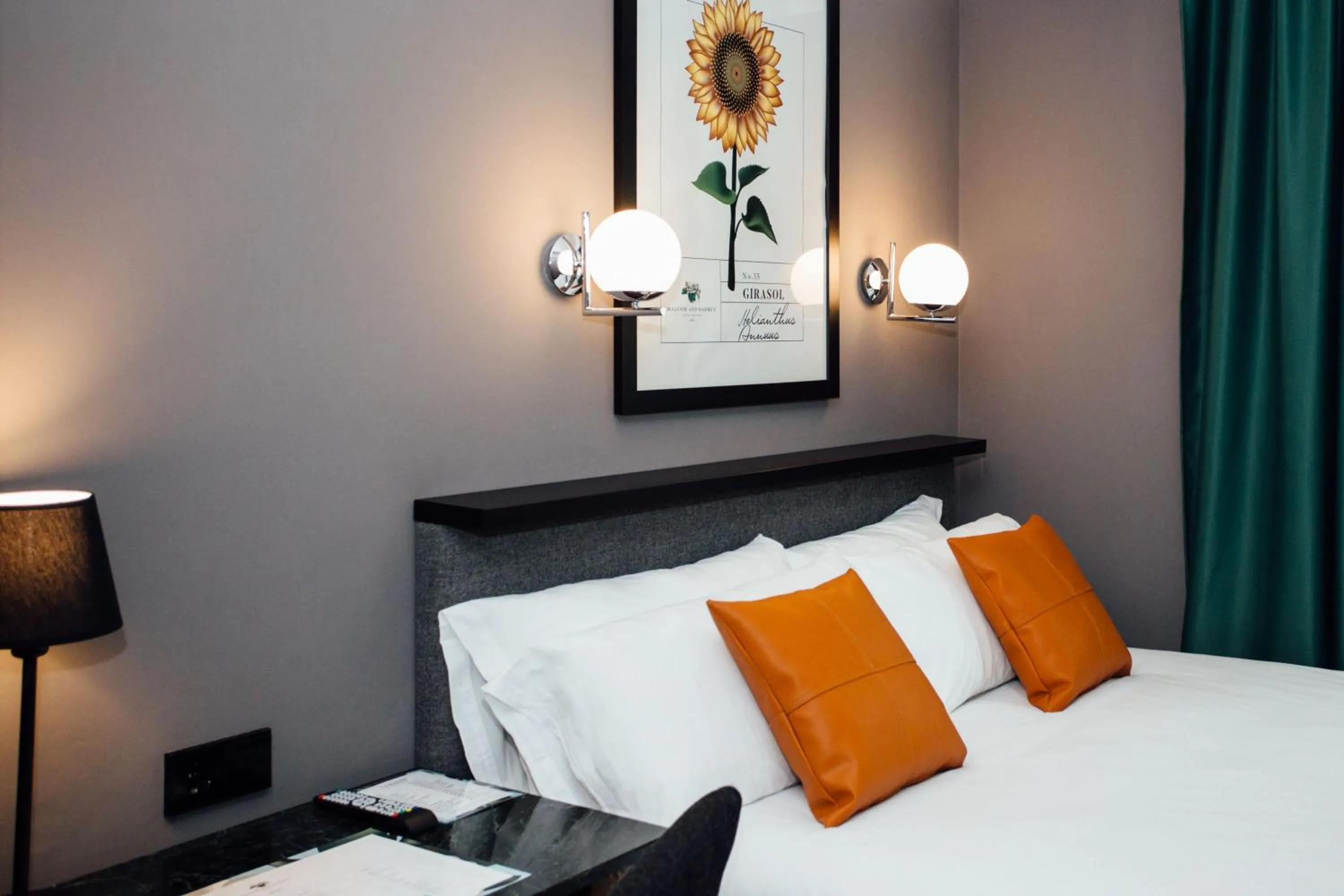 Other, Bed in Hotel Malcom and Barret