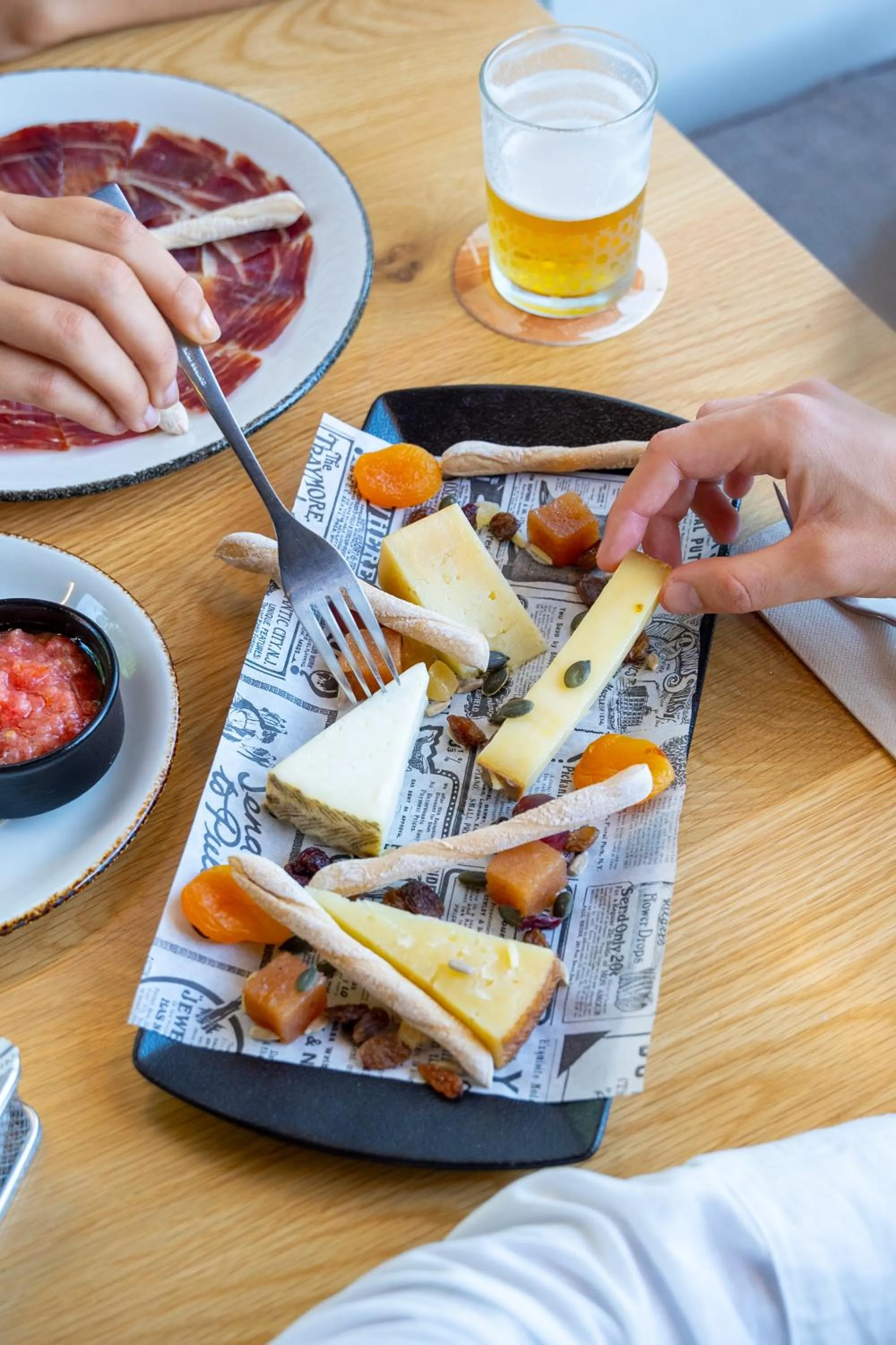 Restaurant/places to eat in Hotel Malcom and Barret