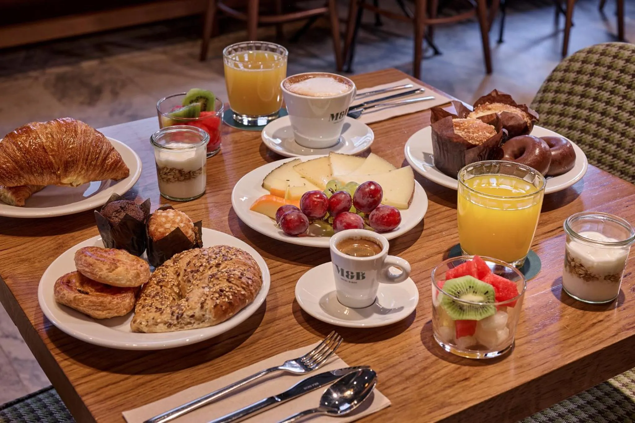 Breakfast in Hotel Malcom and Barret