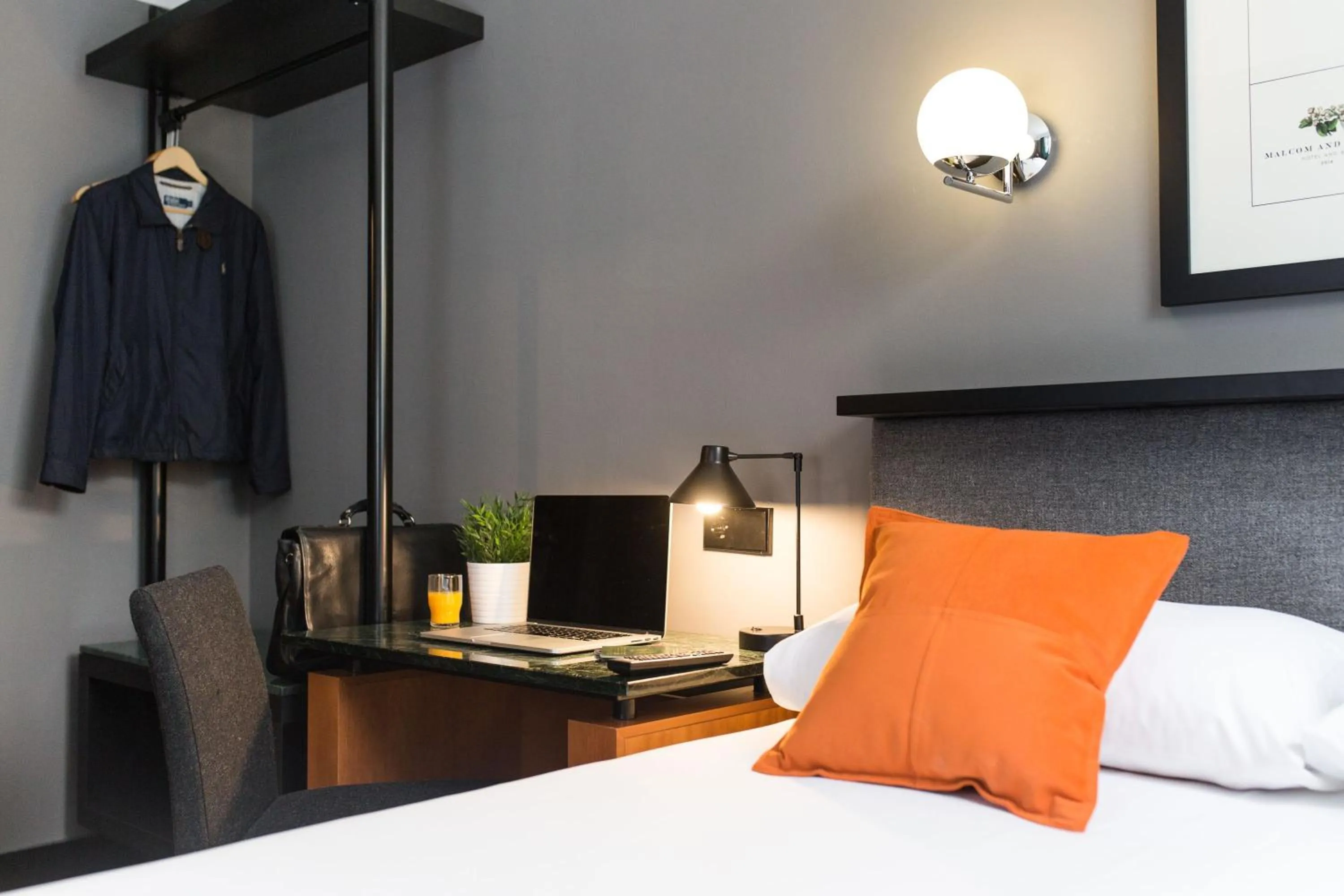 Other, Bed in Hotel Malcom and Barret