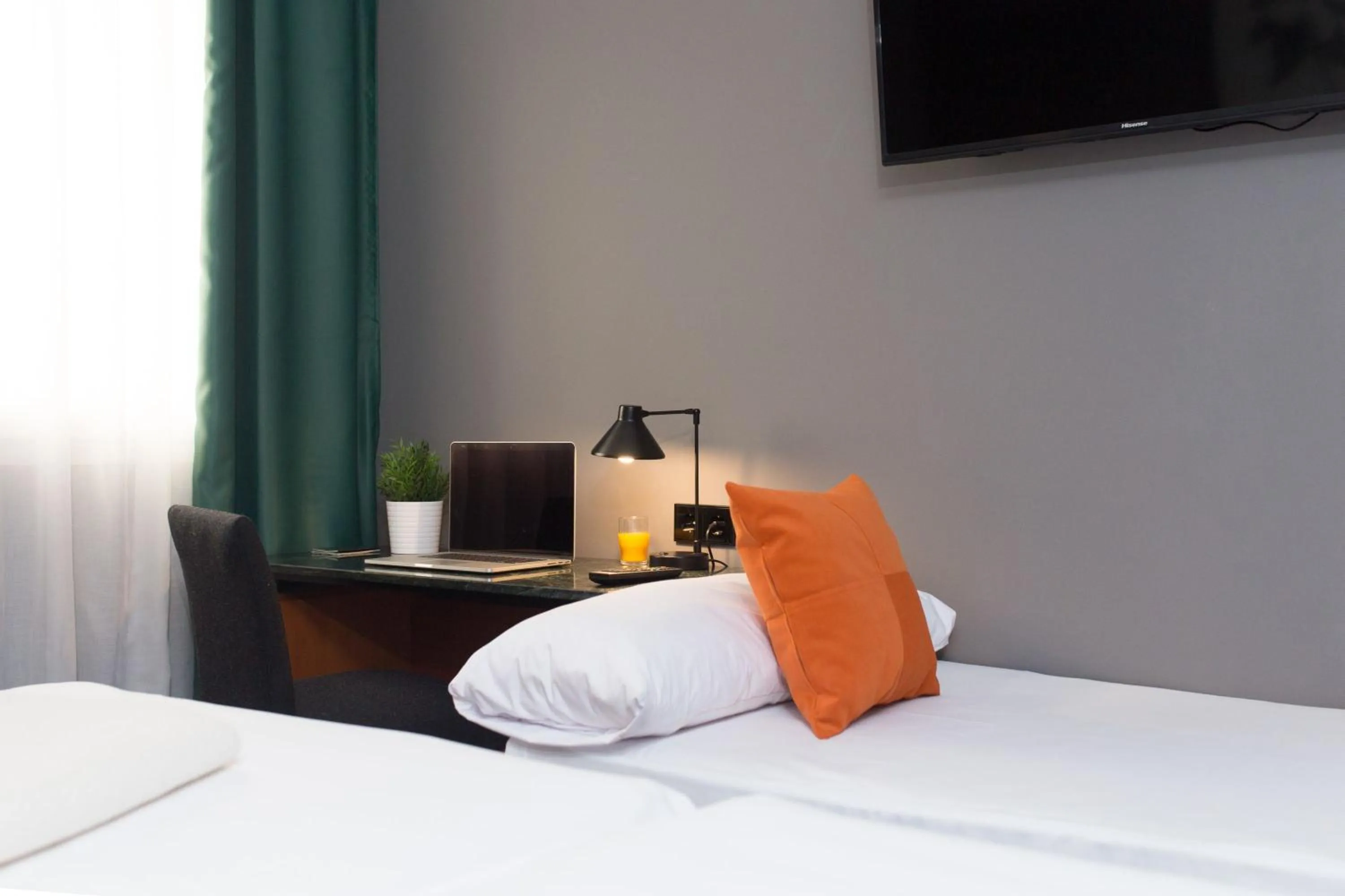 Bed in Hotel Malcom and Barret