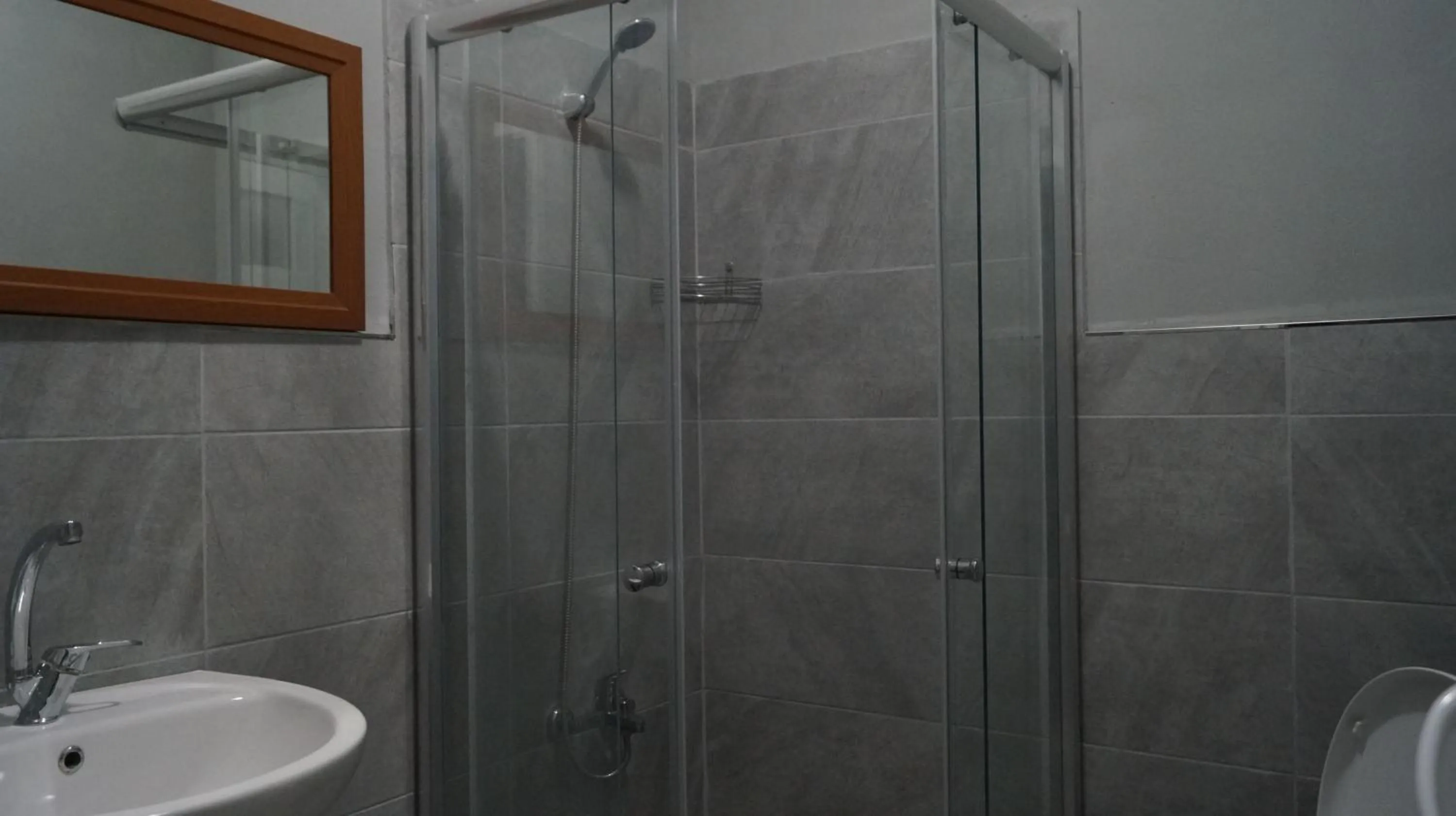 Shower in Windrose Hostel Istanbul