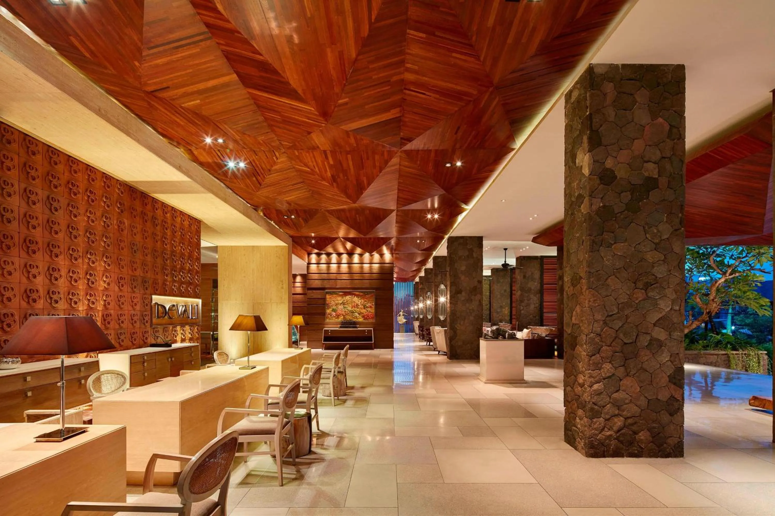 Lobby or reception in Four Points by Sheraton Bali, Seminyak